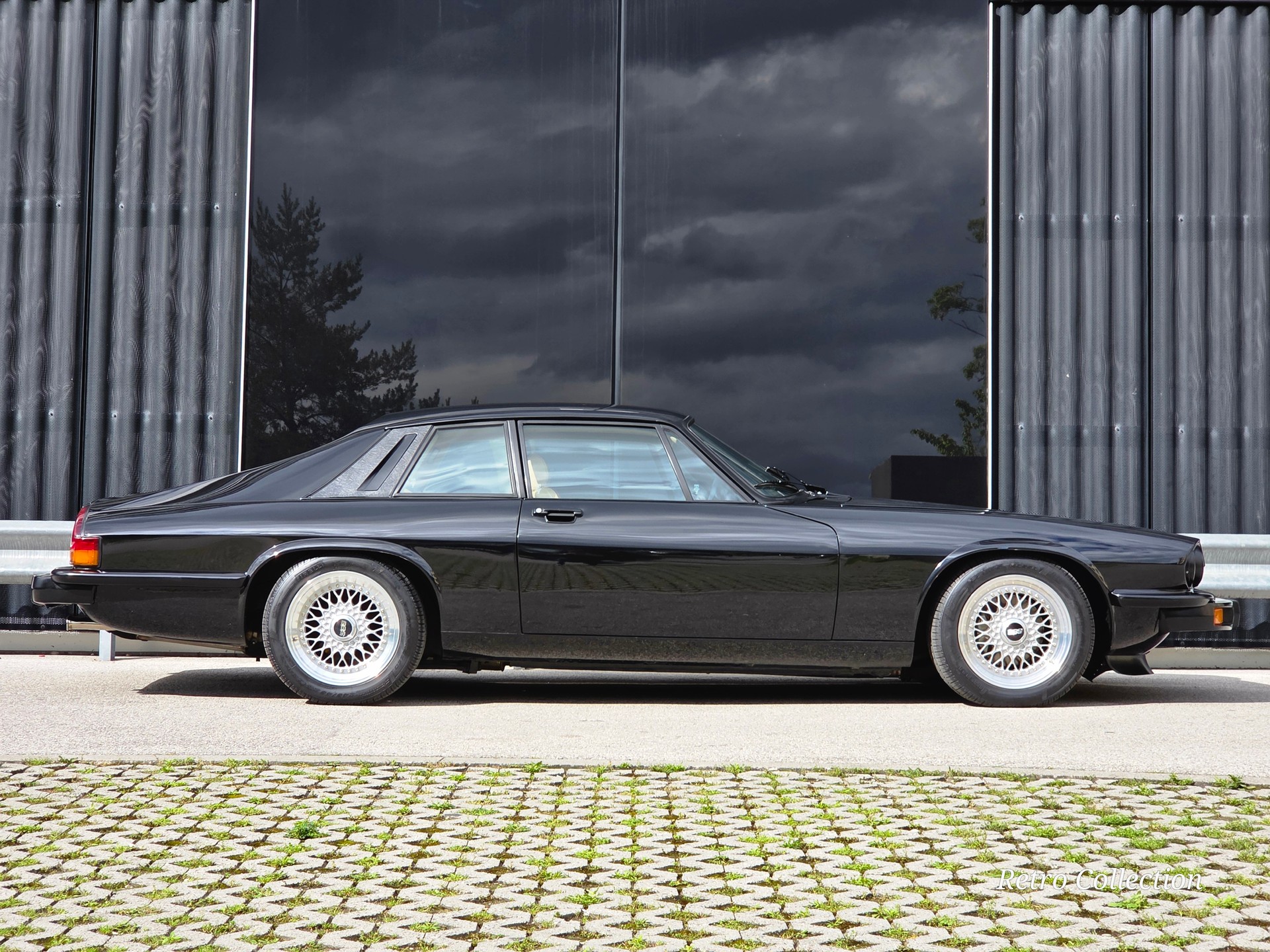 JAGUAR XJS V12 - rare 1ère série - voiture CH - excellent état - accessoires Jaguar Sport - jantes BBS - expertisée vétéran 05.2026.-image-1