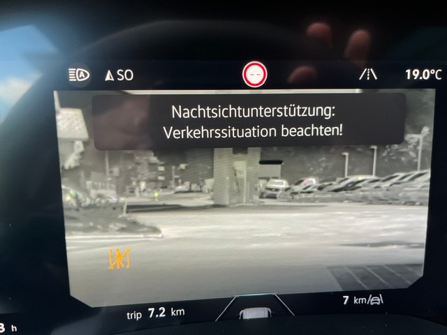 VW Touareg 3.0 TDI R-Line Final Edition Tiptronic-image-12