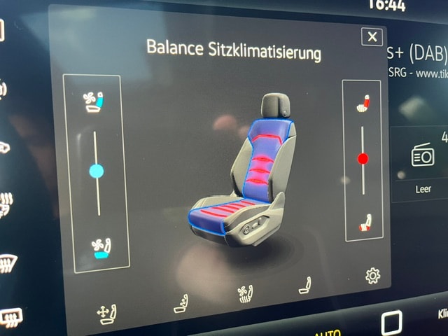 VW Touareg 3.0 TDI R-Line Final Edition Tiptronic-image-15