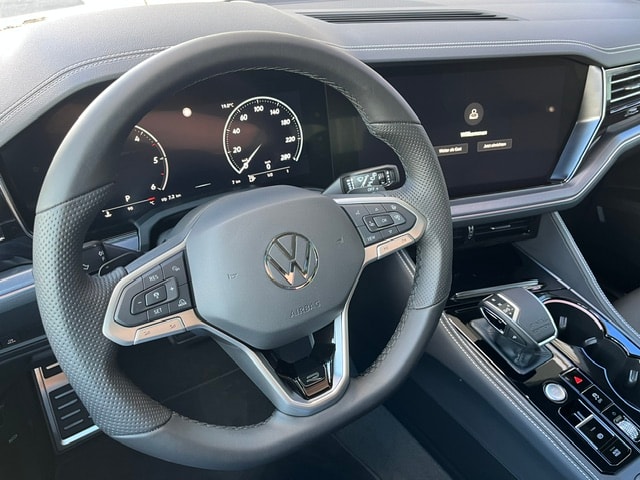 VW Touareg 3.0 TDI R-Line Final Edition Tiptronic-image-10