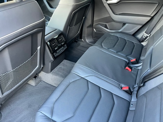 VW Touareg 3.0 TDI R-Line Final Edition Tiptronic-image-25