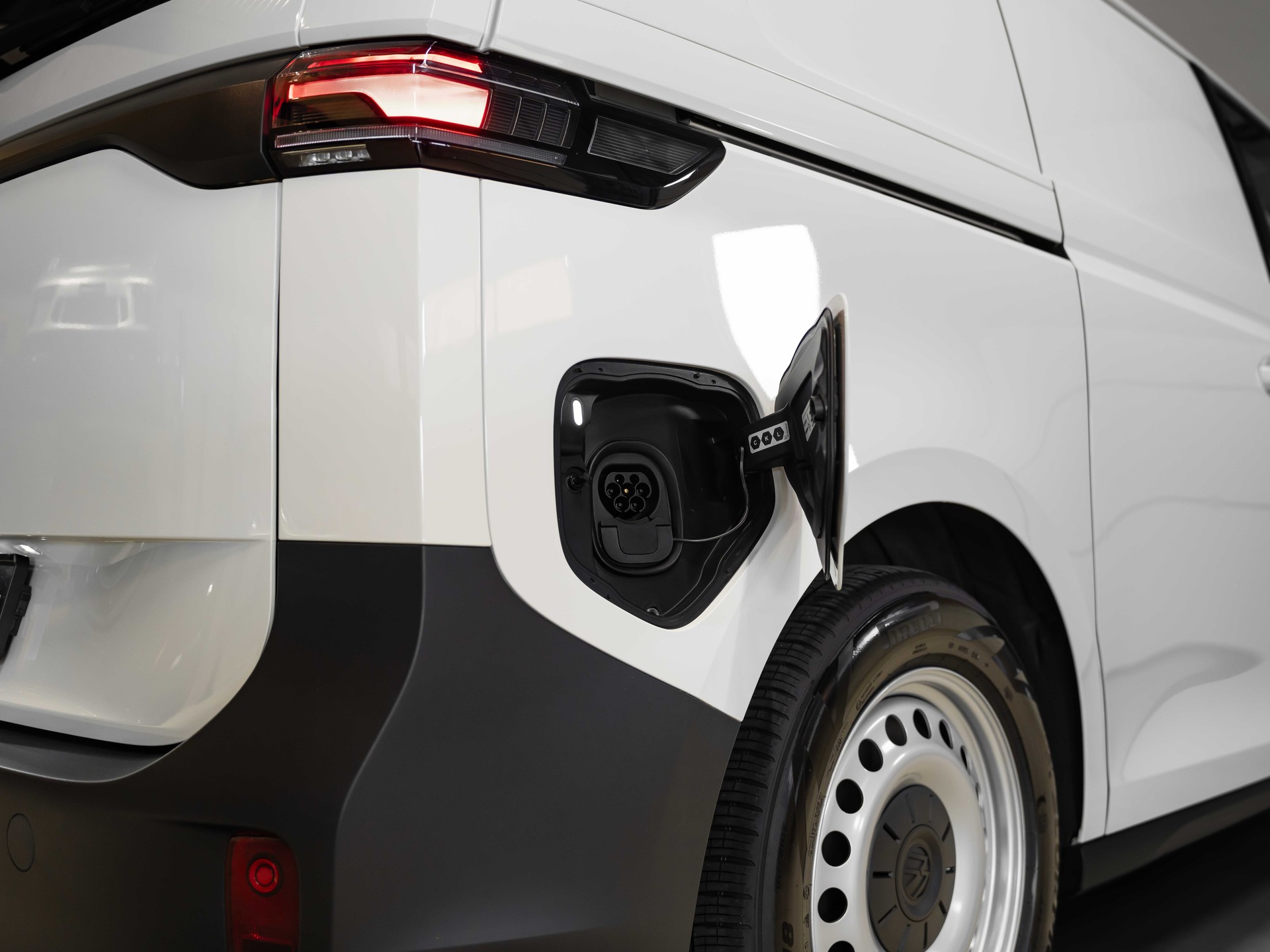 VW ID. Buzz Cargo Pro NEUSTES MODELL 5 Jahre oder 150'000km Werksgarantie-image-21