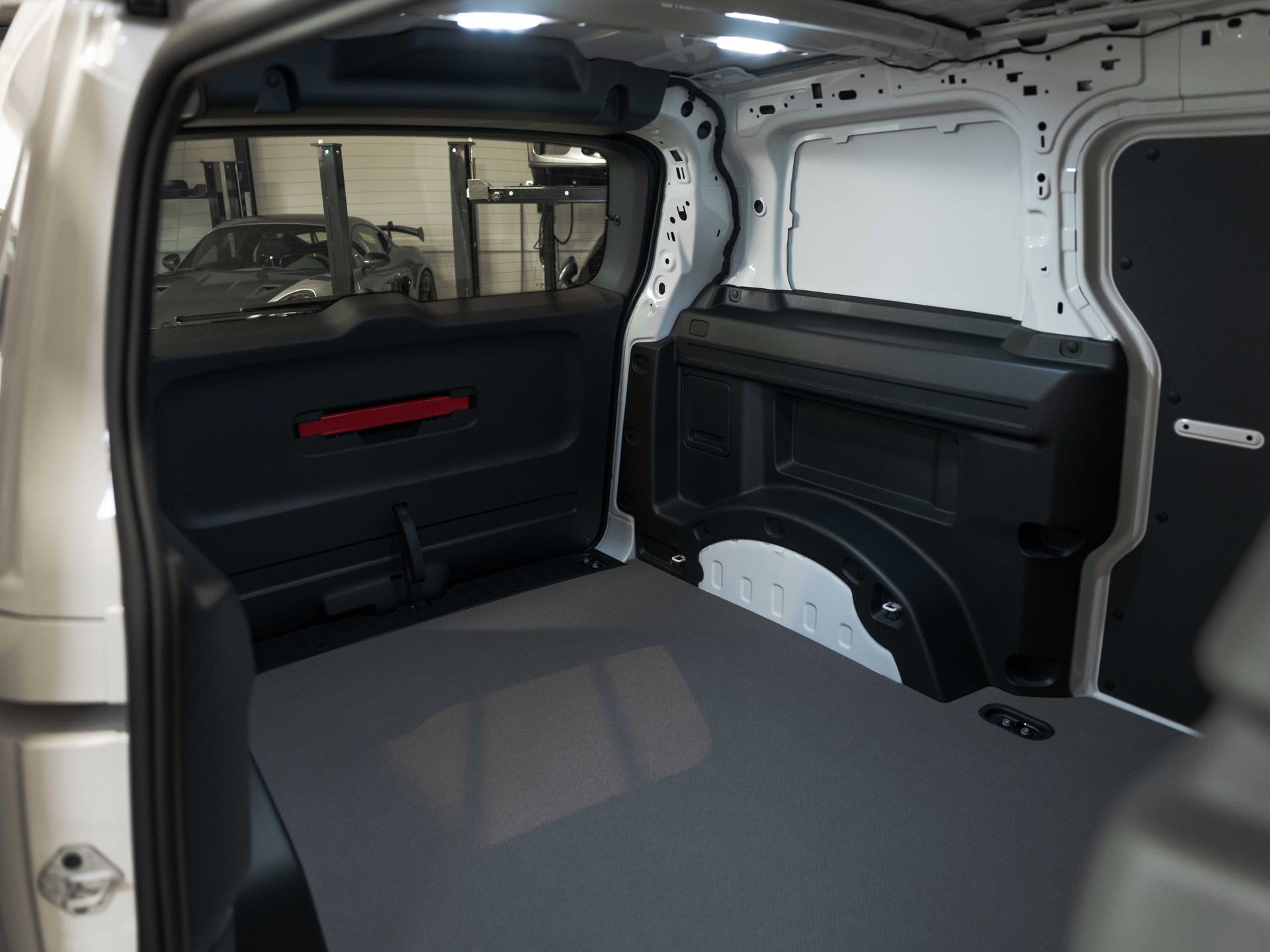 VW ID. Buzz Cargo Pro NEUSTES MODELL 5 Jahre oder 150'000km Werksgarantie-image-24