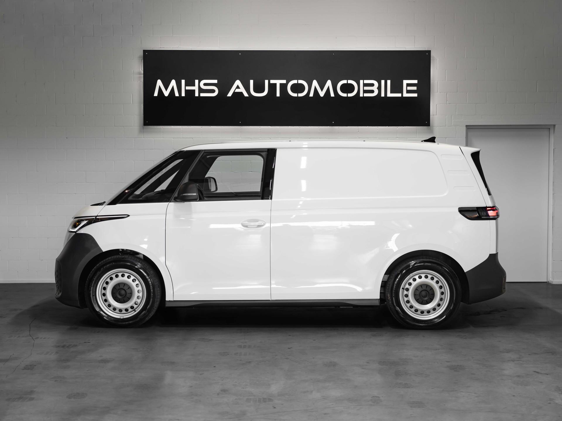 VW ID. Buzz Cargo Pro NEUSTES MODELL 5 Jahre oder 150'000km Werksgarantie-showroom-element-1