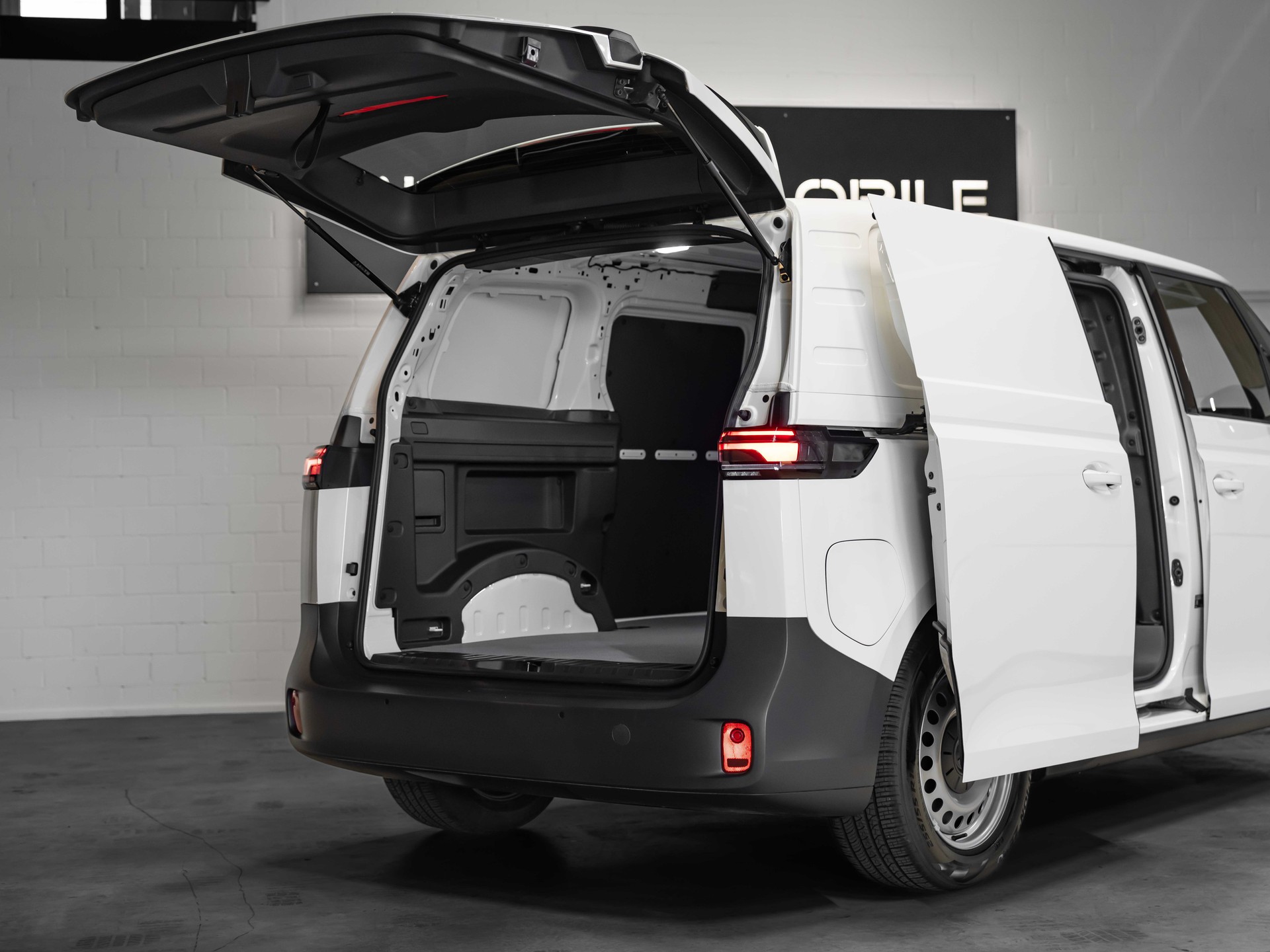 VW ID. Buzz Cargo Pro NEUSTES MODELL 5 Jahre oder 150'000km Werksgarantie-image-22