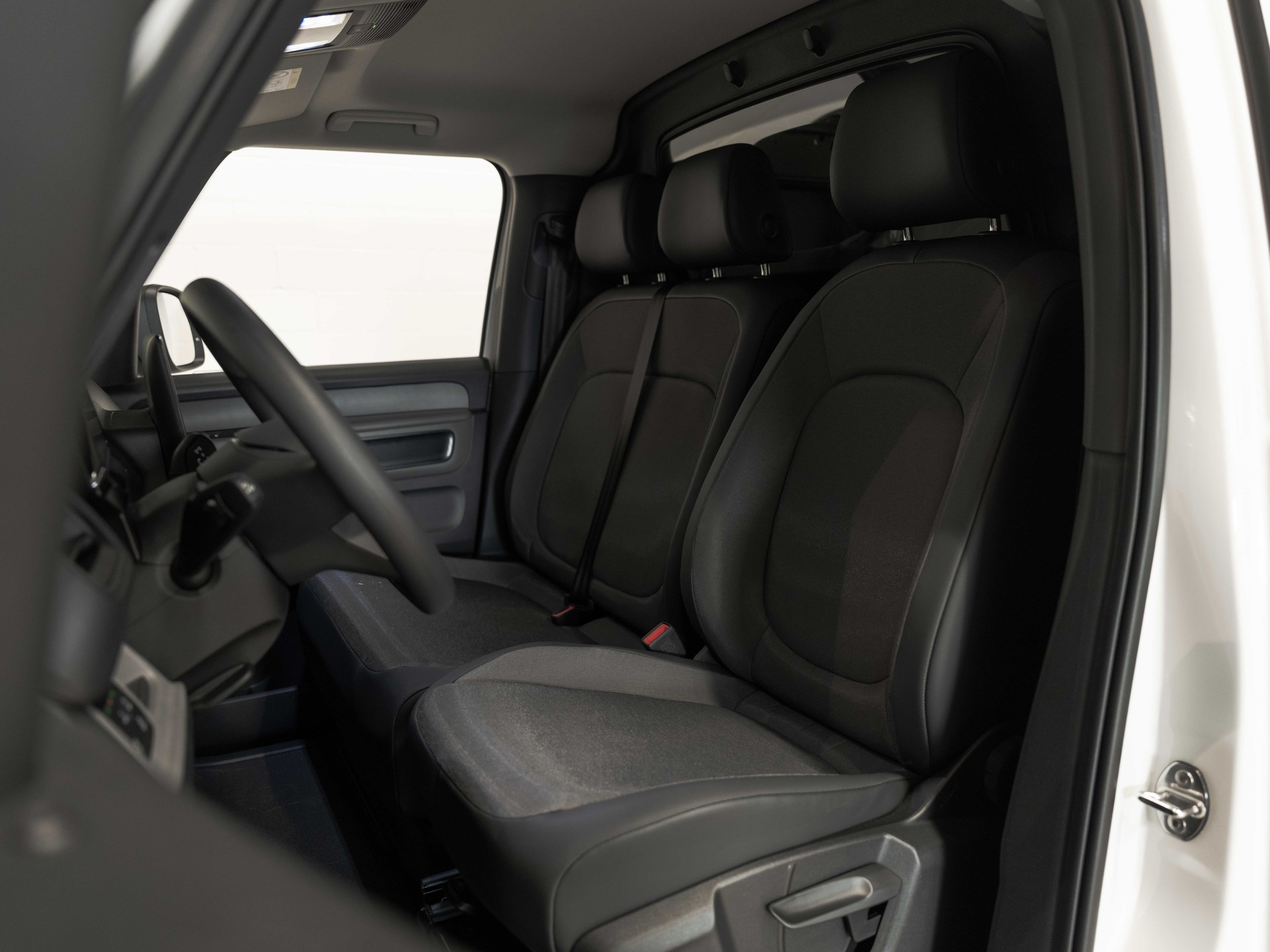 VW ID. Buzz Cargo Pro NEUSTES MODELL 5 Jahre oder 150'000km Werksgarantie-image-11