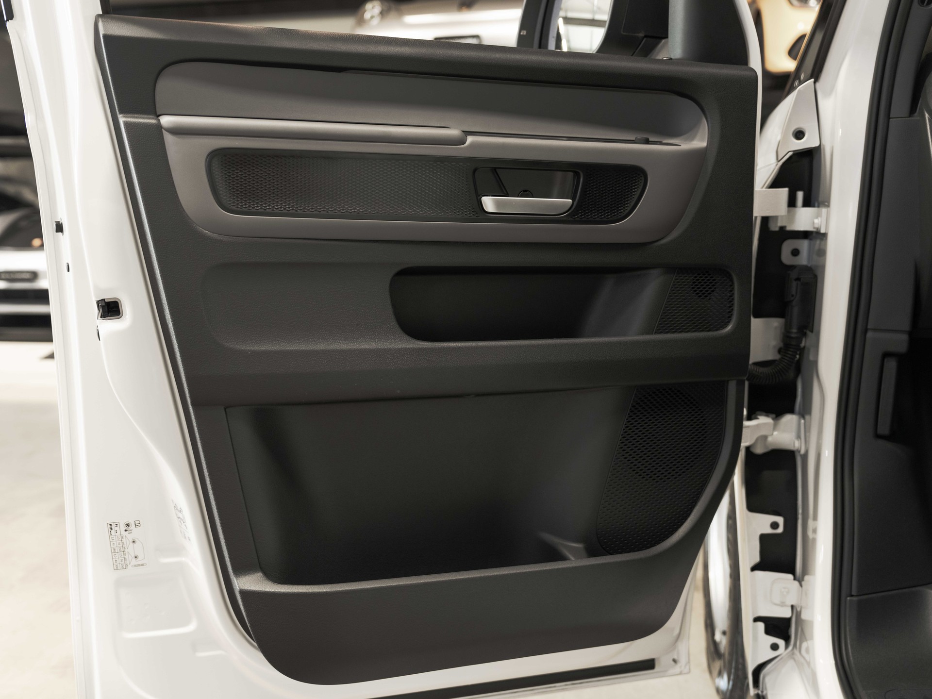 VW ID. Buzz Cargo Pro NEUSTES MODELL 5 Jahre oder 150'000km Werksgarantie-image-29