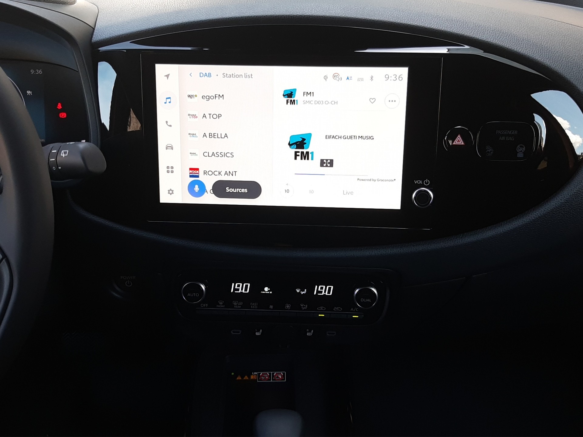TOYOTA Aygo X 1.5 VVT-i HSD Style-image-13