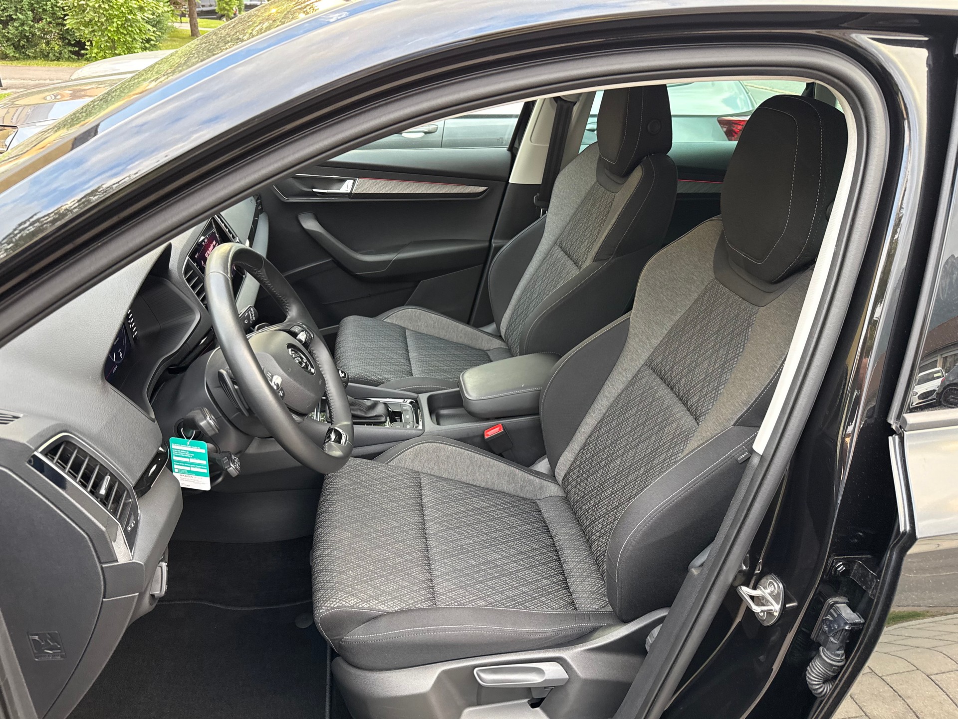 SKODA Karoq 2.0 TDI Style 4x4 DSG-image-15