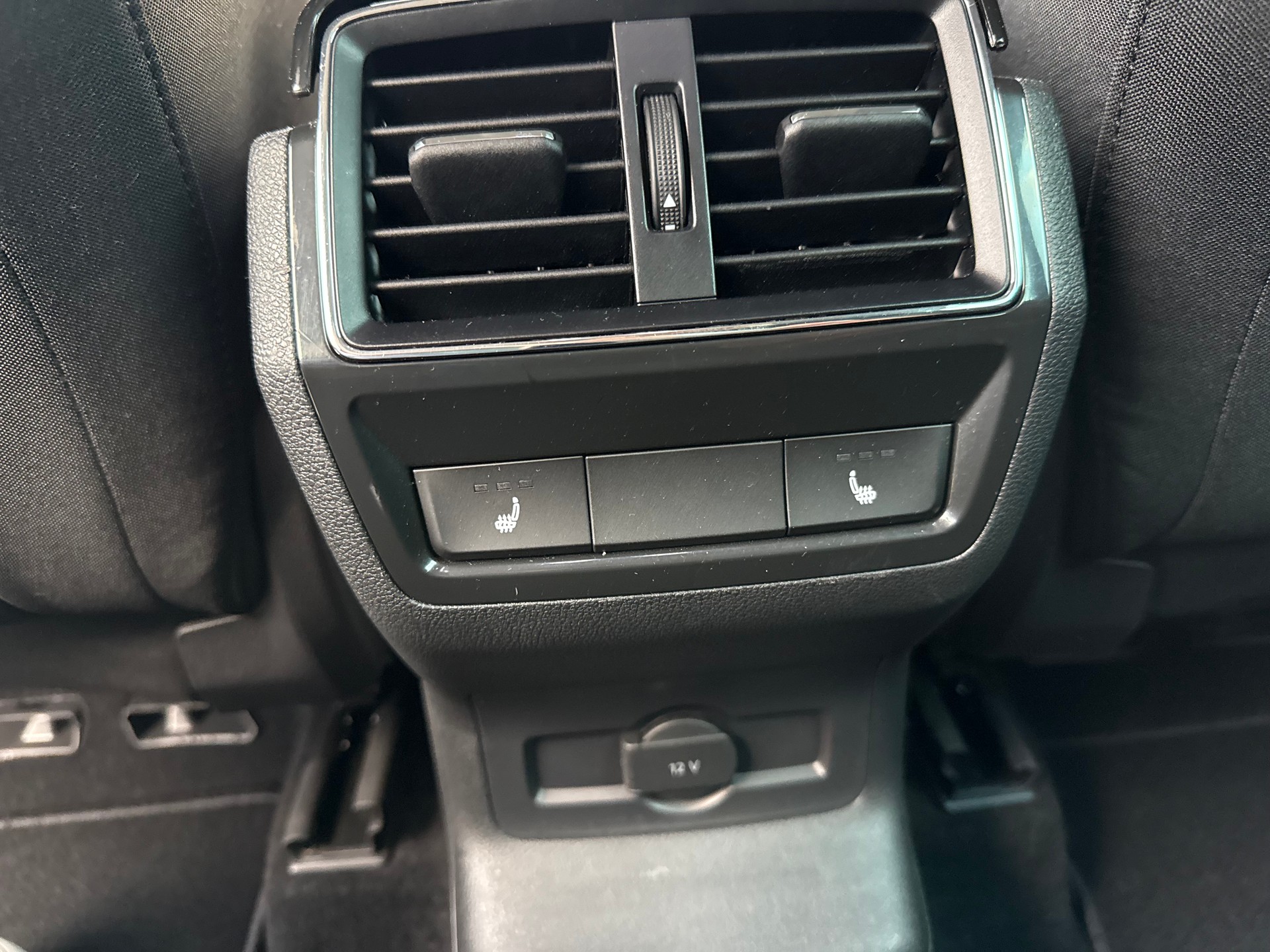 SKODA Karoq 2.0 TDI Style 4x4 DSG-image-25