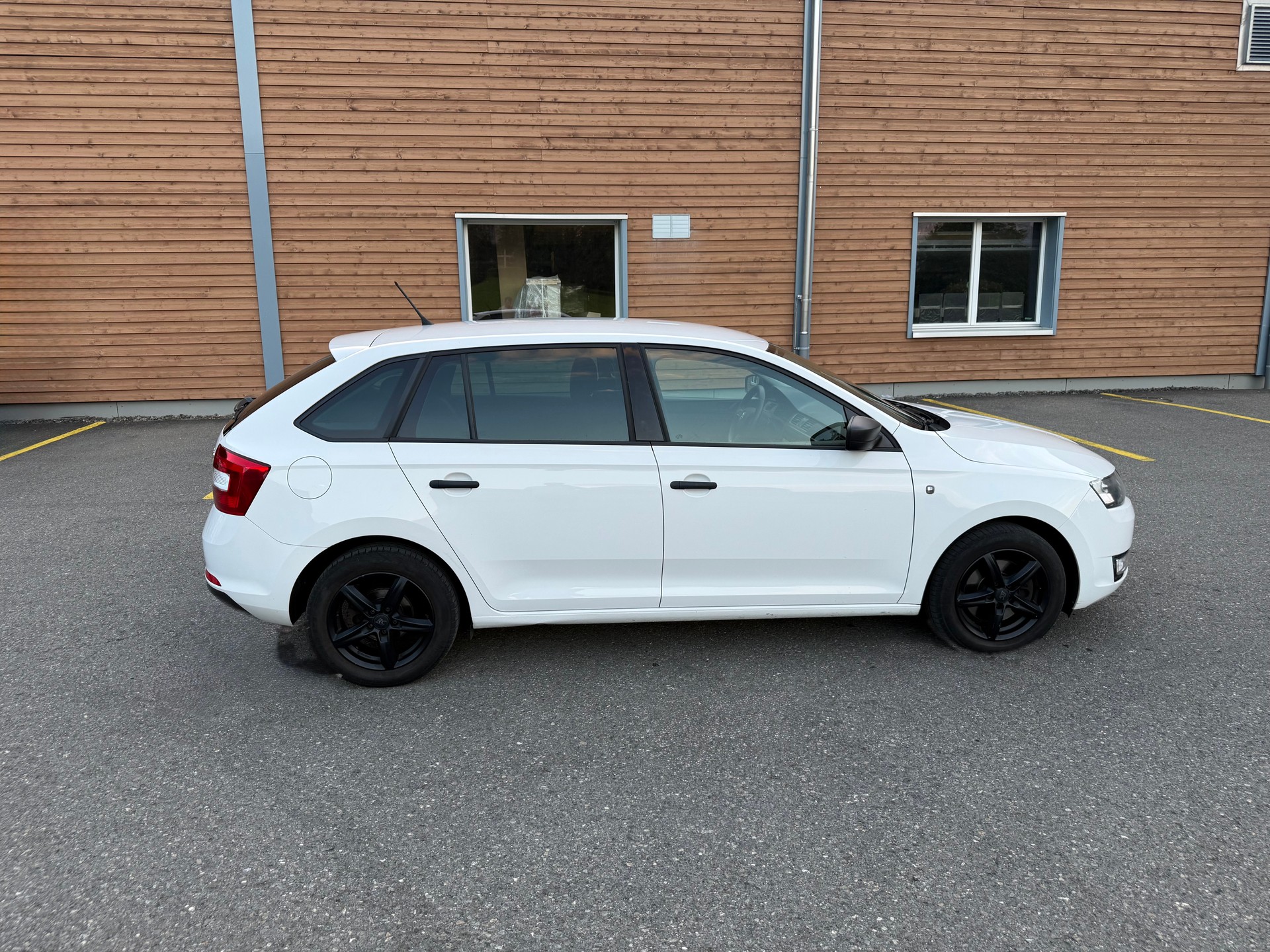 SKODA Rapid Spaceback 1.2 TSI Ambition-showroom-element-2