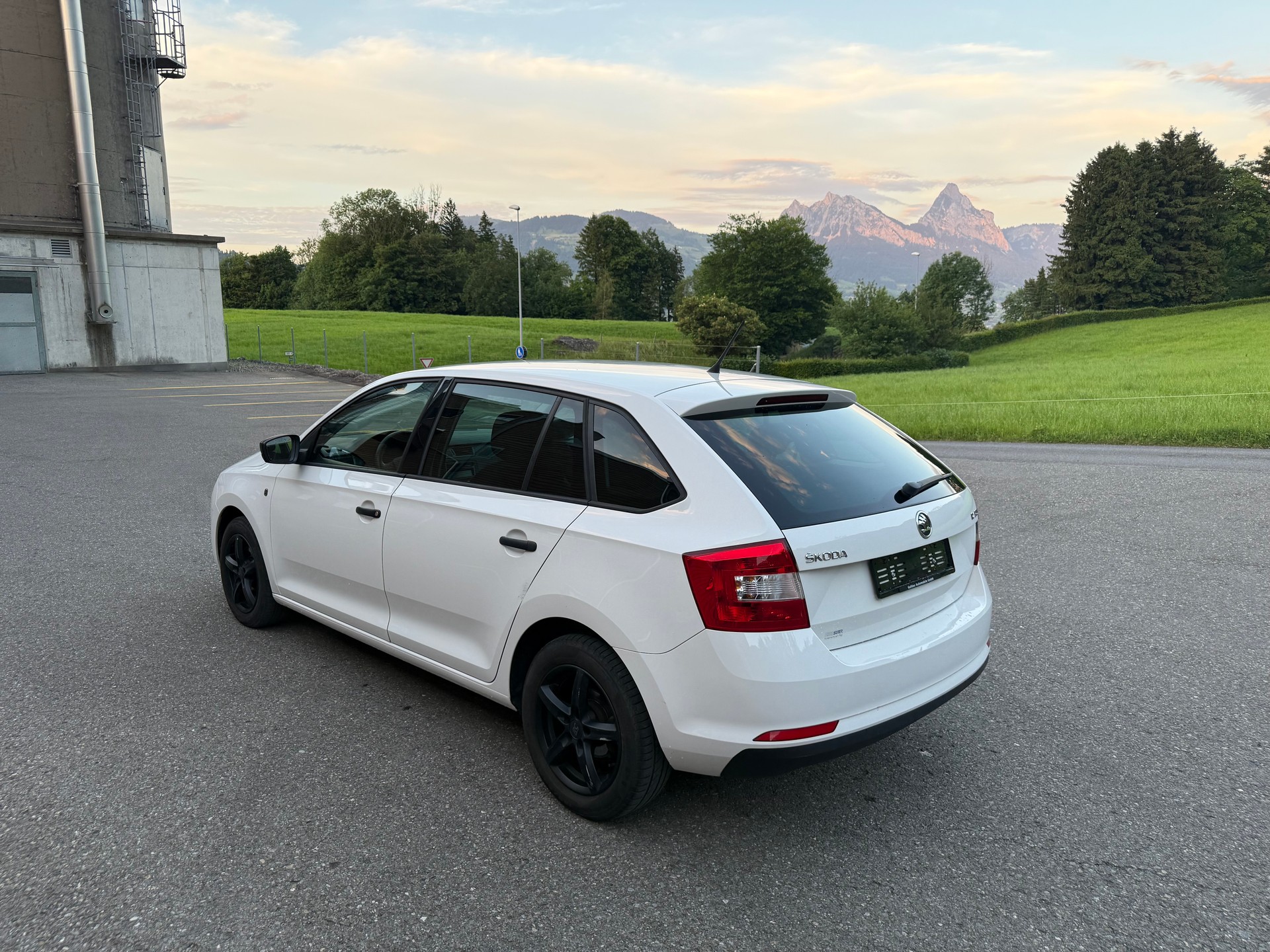 SKODA Rapid Spaceback 1.2 TSI Ambition-showroom-element-3