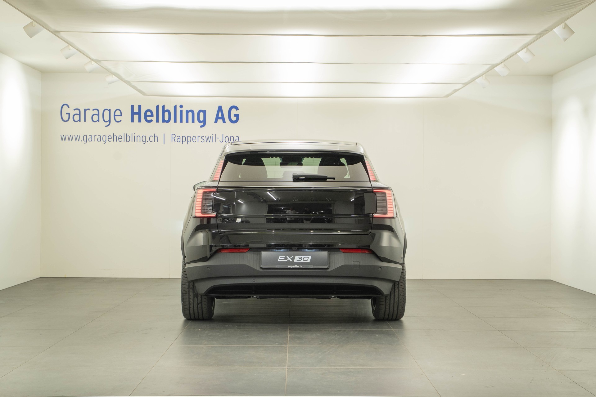 VOLVO EX30 E60 Twin Ultra Performance Sw. Black Ed. AWD-showroom-element-3