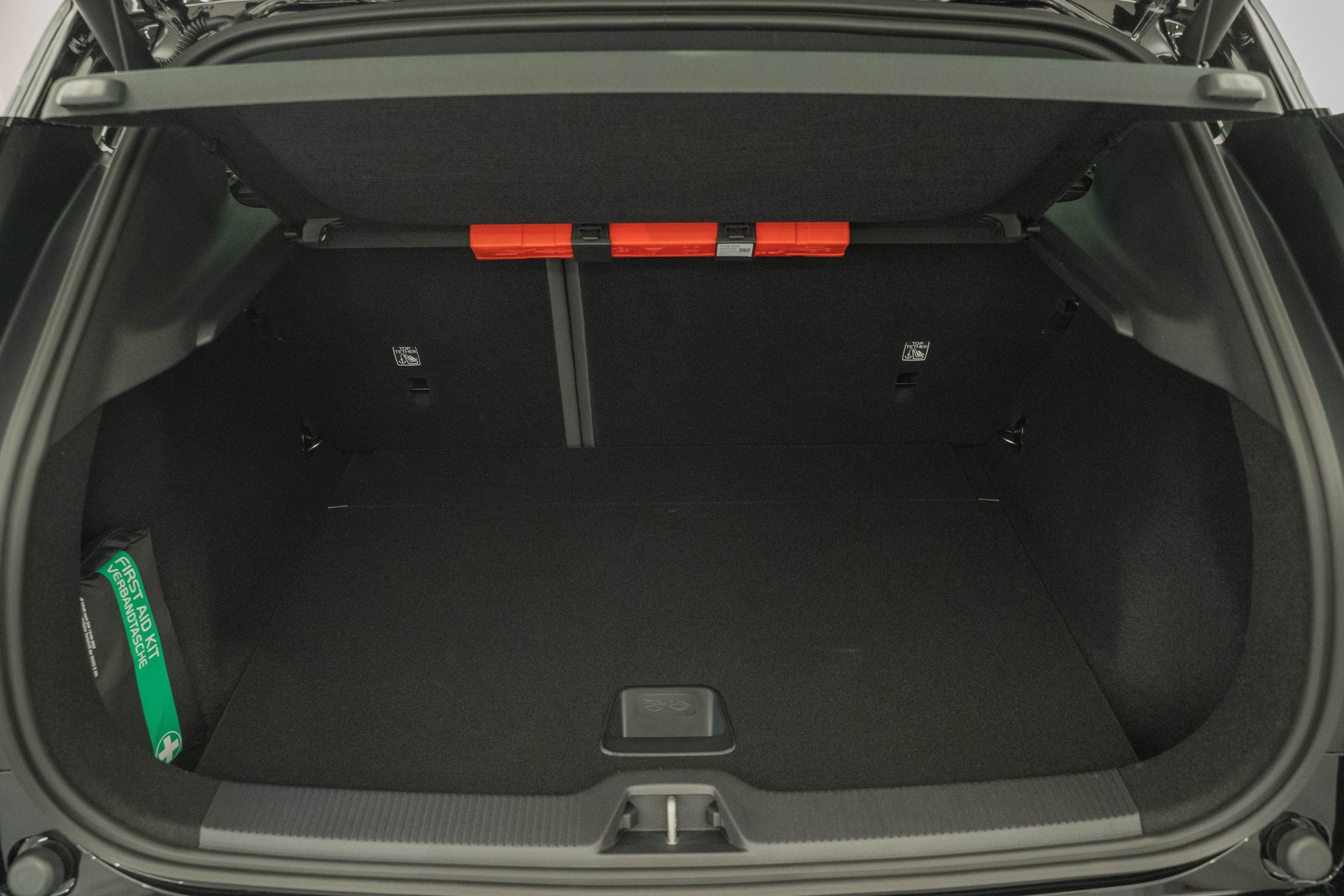 VOLVO EX30 E60 Twin Ultra Performance Sw. Black Ed. AWD-image-4