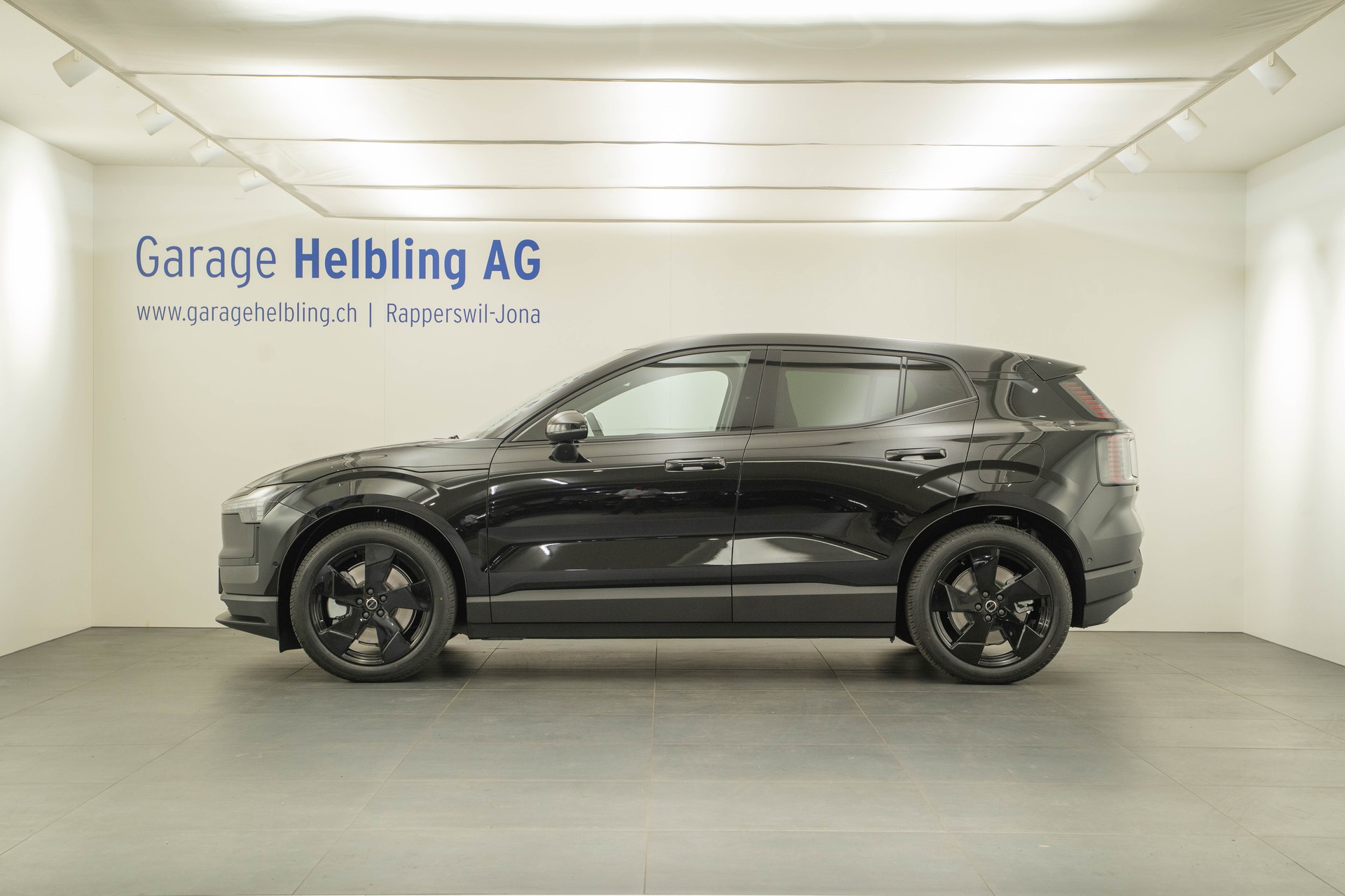 VOLVO EX30 E60 Twin Ultra Performance Sw. Black Ed. AWD-showroom-element-2
