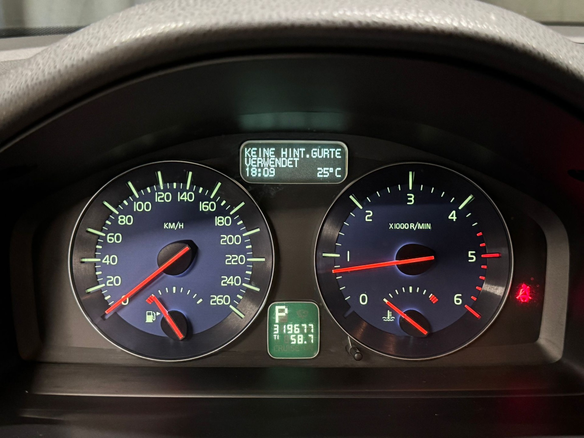 VOLVO S40 D5 Momentum Geartronic-image-10