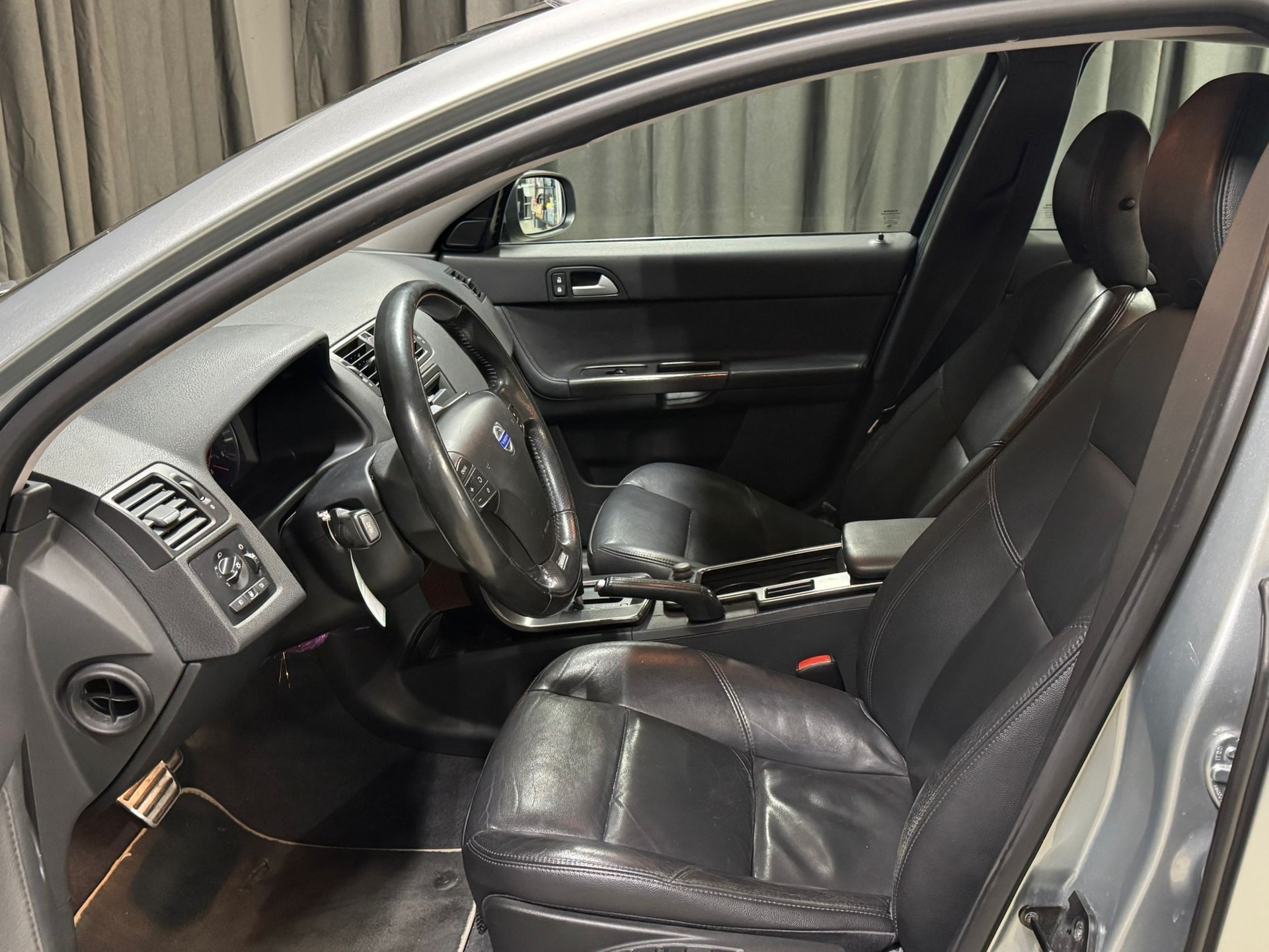 VOLVO S40 D5 Momentum Geartronic-image-6