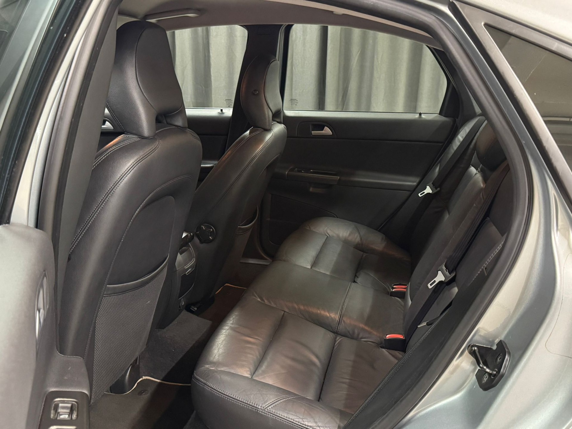 VOLVO S40 D5 Momentum Geartronic-image-9