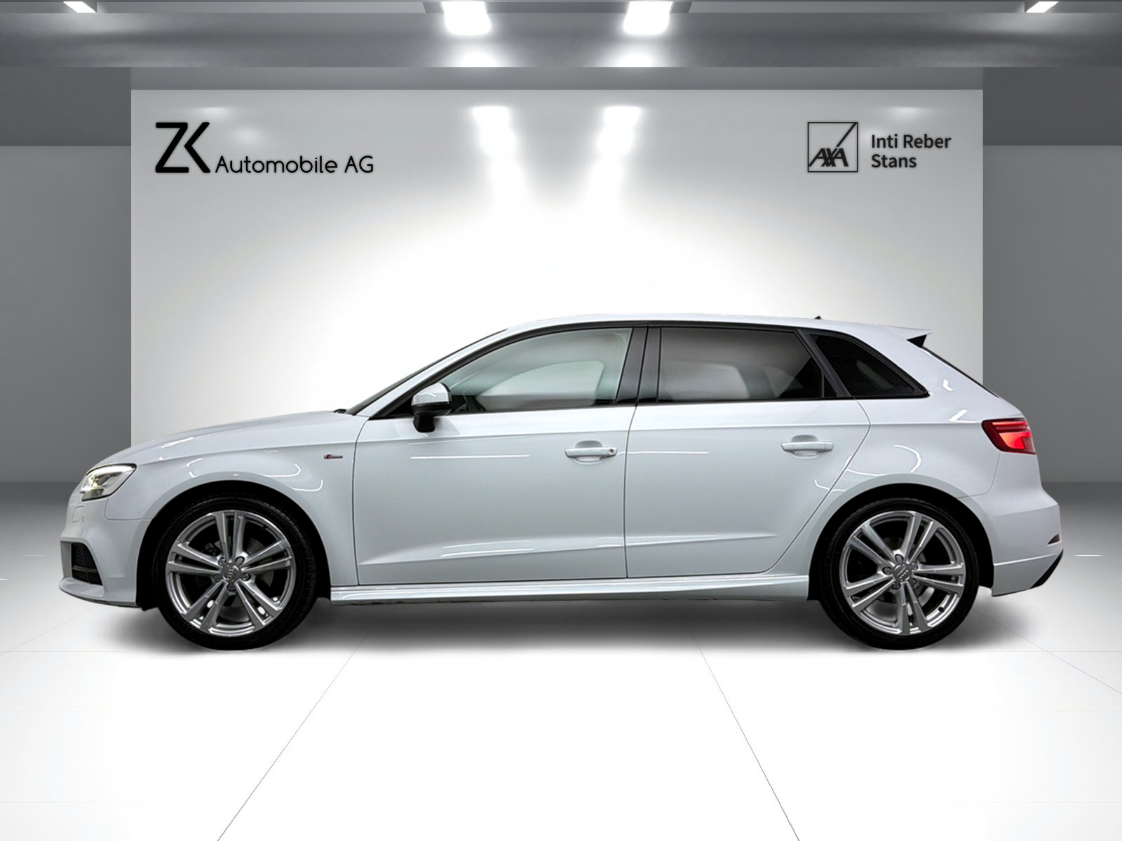 AUDI A3 Sportback 35 TFSI Sport S-Line GLETSCHERWEISS S-tronic / RF-Kamera / virtual cockpit / LED / Optikpaket Titanschwarz /-showroom-element-2