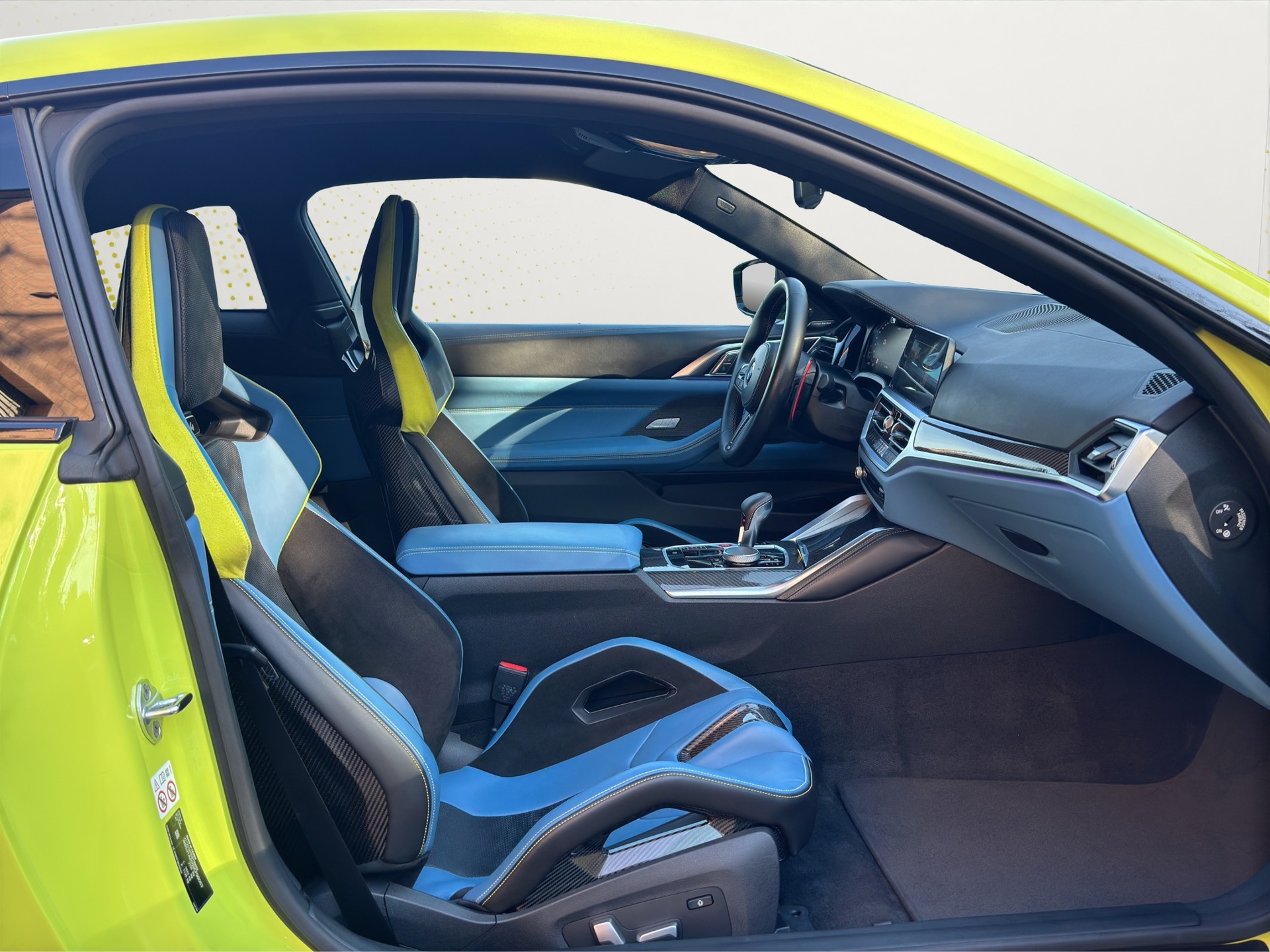 BMW M4 Coupé Competition (CH) INDIVIDUAL M Race Track Paket Carbon-image-15