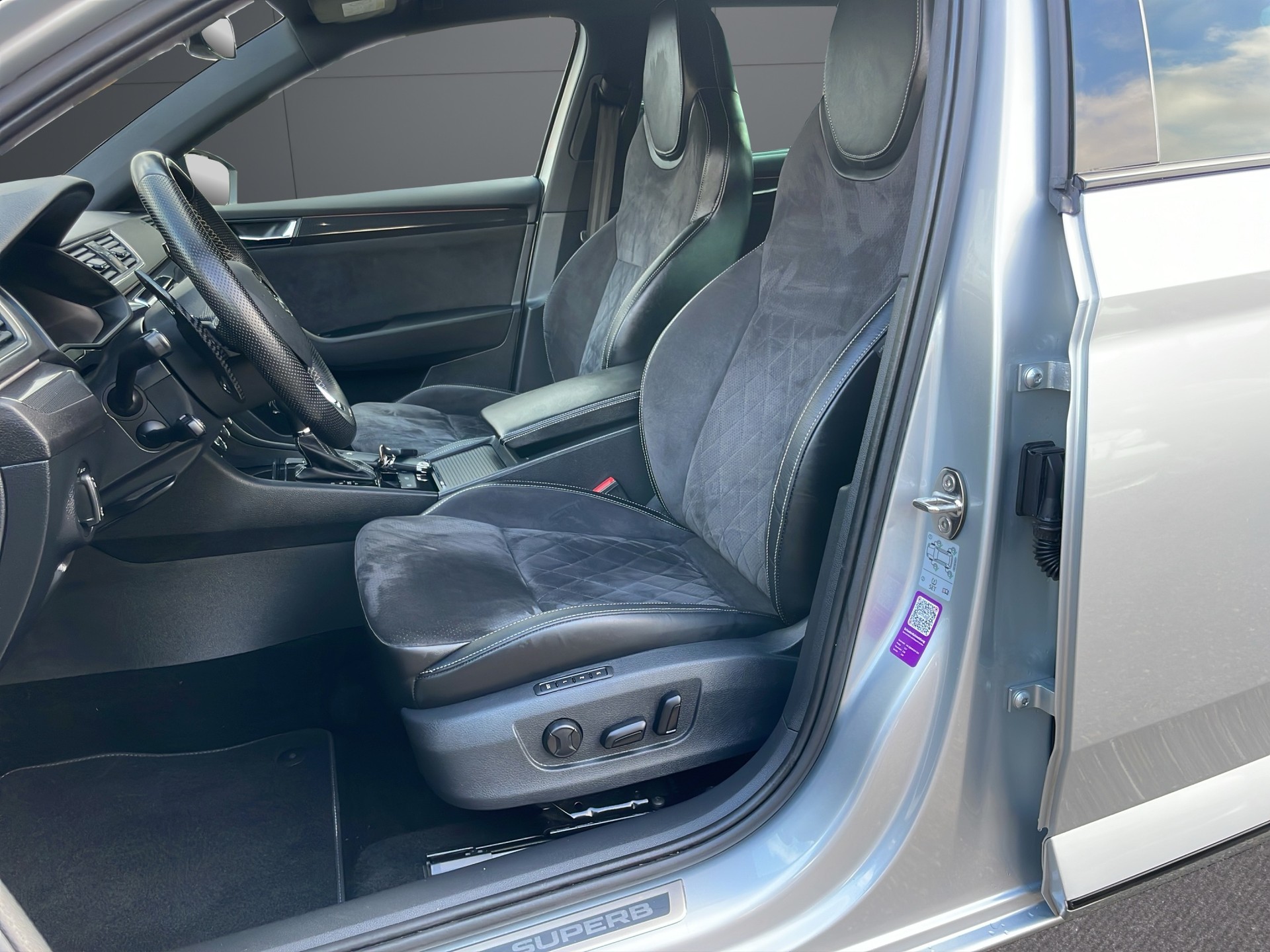 SKODA Superb Combi 2.0 TDi SportLine Ambition 4x4 DSG-image-5