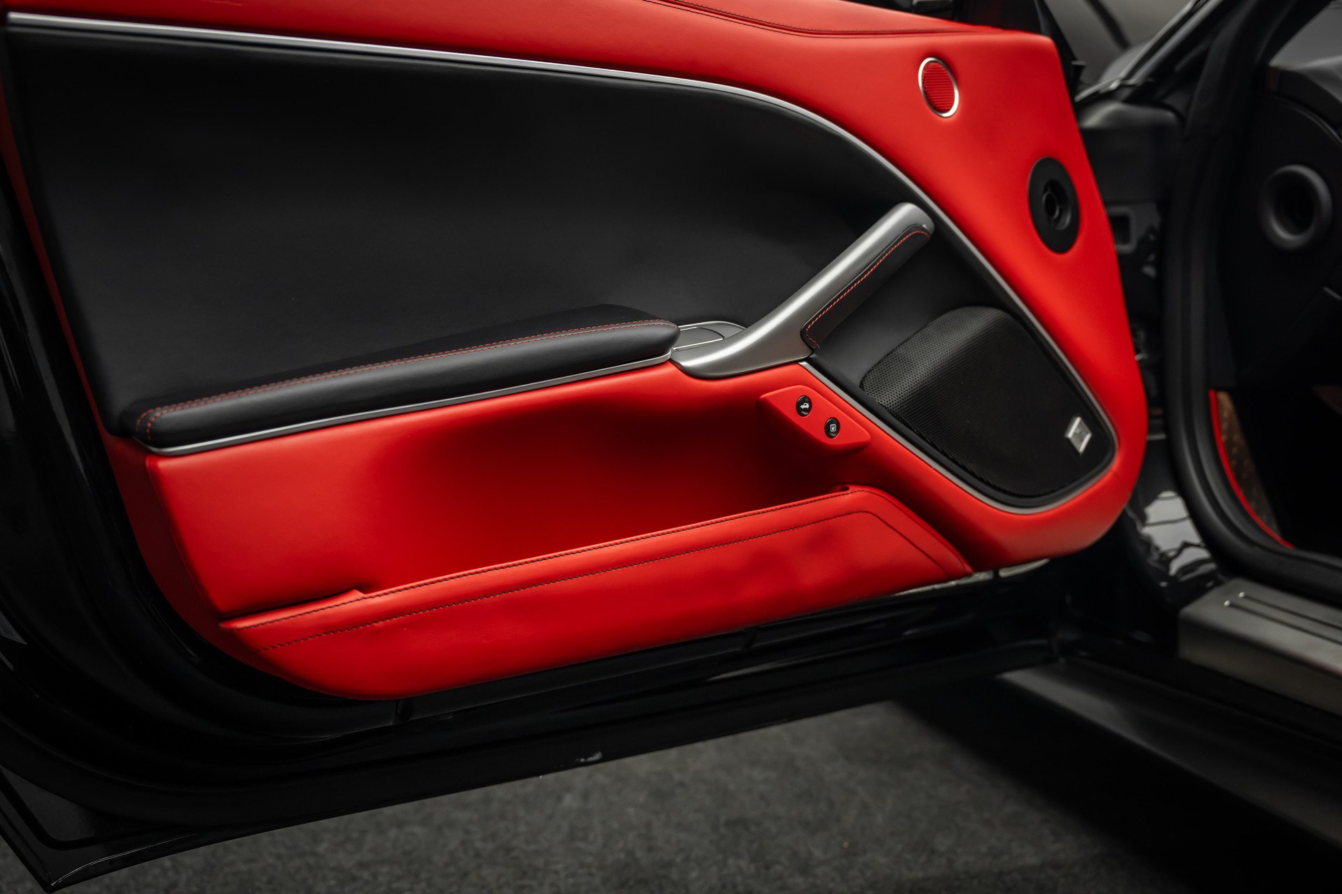 FERRARI * F12 * FULL CARBON INNEN * FRISCH AB FERRARI SERVICE * LEASING AB 1333.- *-image-18
