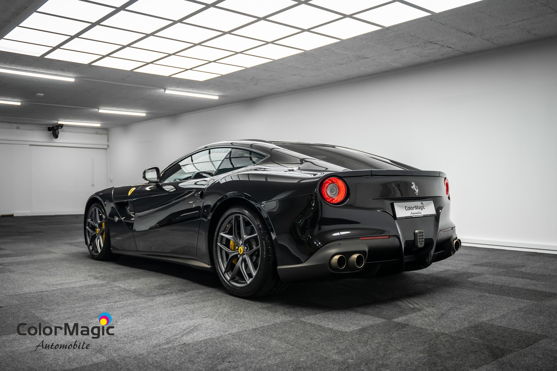 FERRARI * F12 * FULL CARBON INNEN * FRISCH AB FERRARI SERVICE * LEASING AB 1333.- *-showroom-element-3