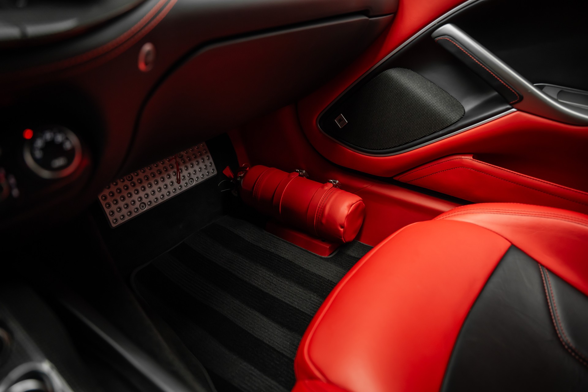 FERRARI * F12 * FULL CARBON INNEN * FRISCH AB FERRARI SERVICE * LEASING AB 1333.- *-image-24