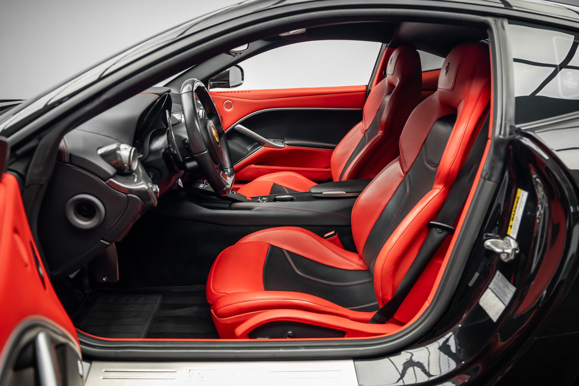FERRARI * F12 * FULL CARBON INNEN * FRISCH AB FERRARI SERVICE * LEASING AB 1333.- *-image-13