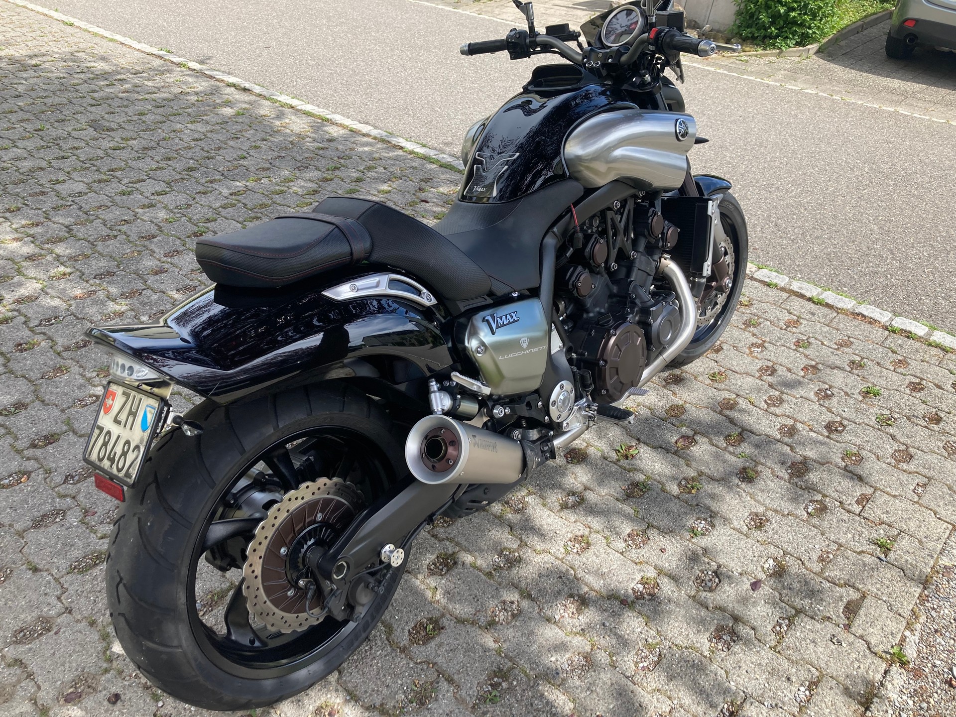 YAMAHA V-MAX-image-2