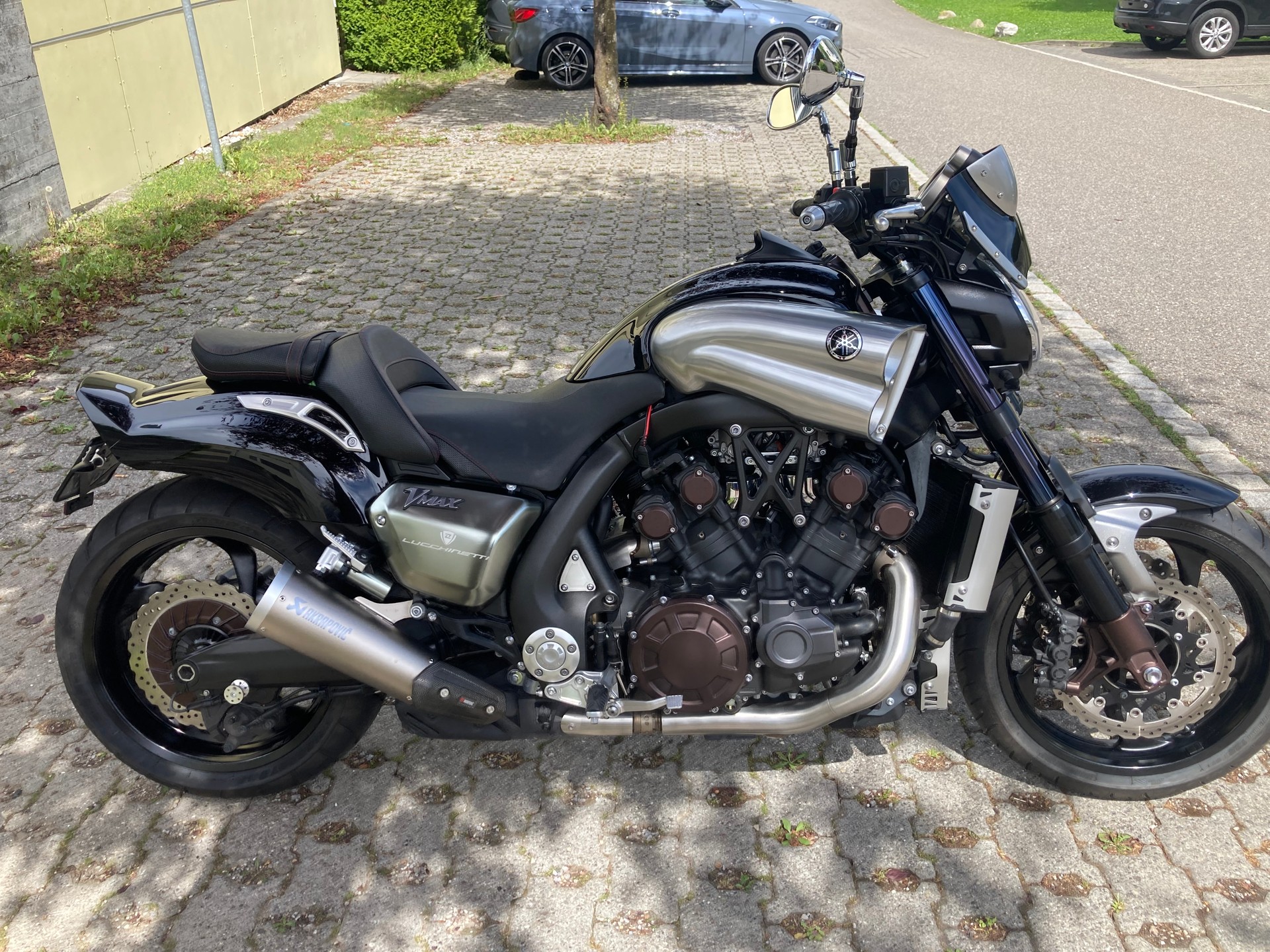 YAMAHA V-MAX-image-3
