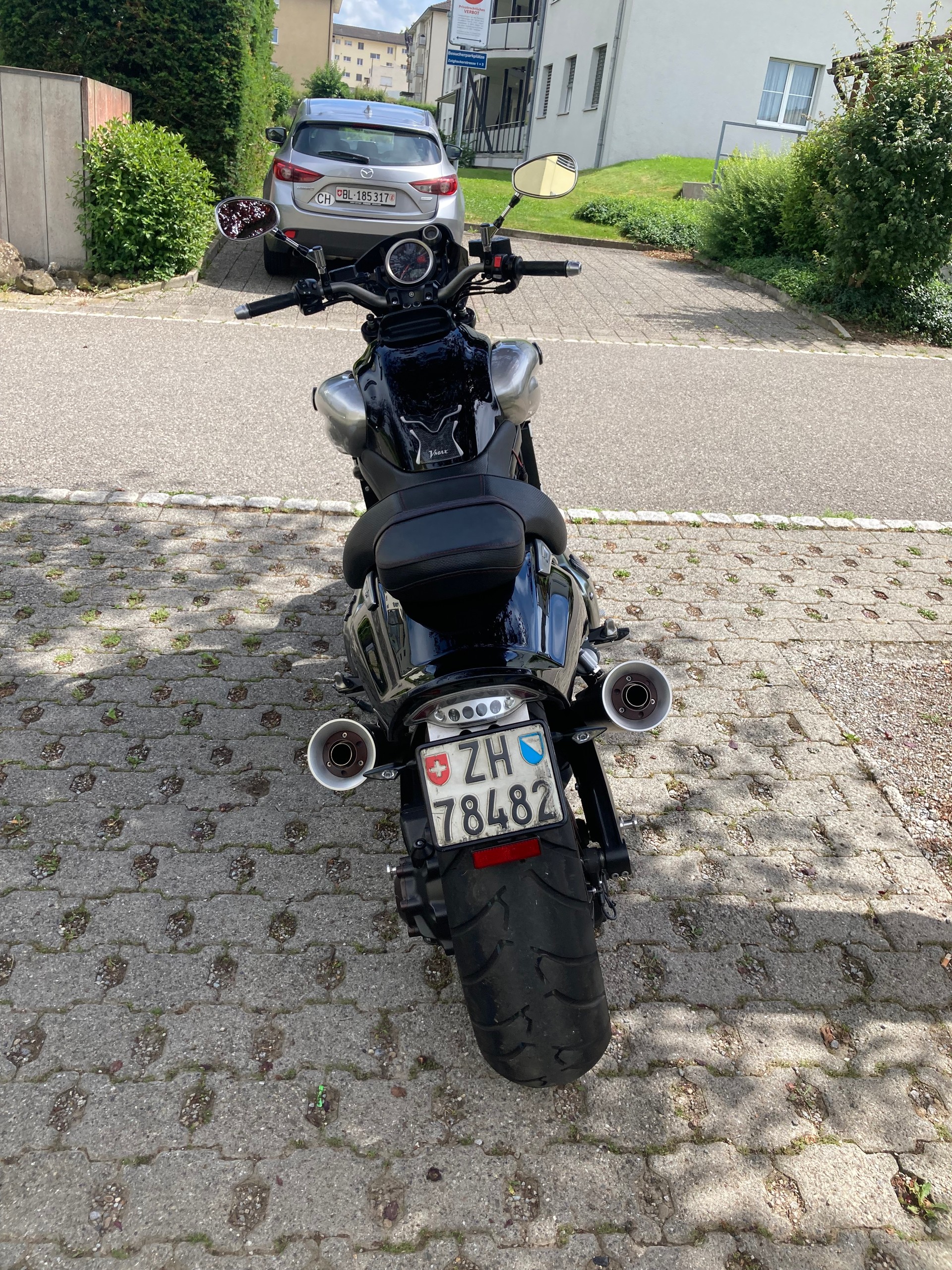YAMAHA V-MAX-image-1