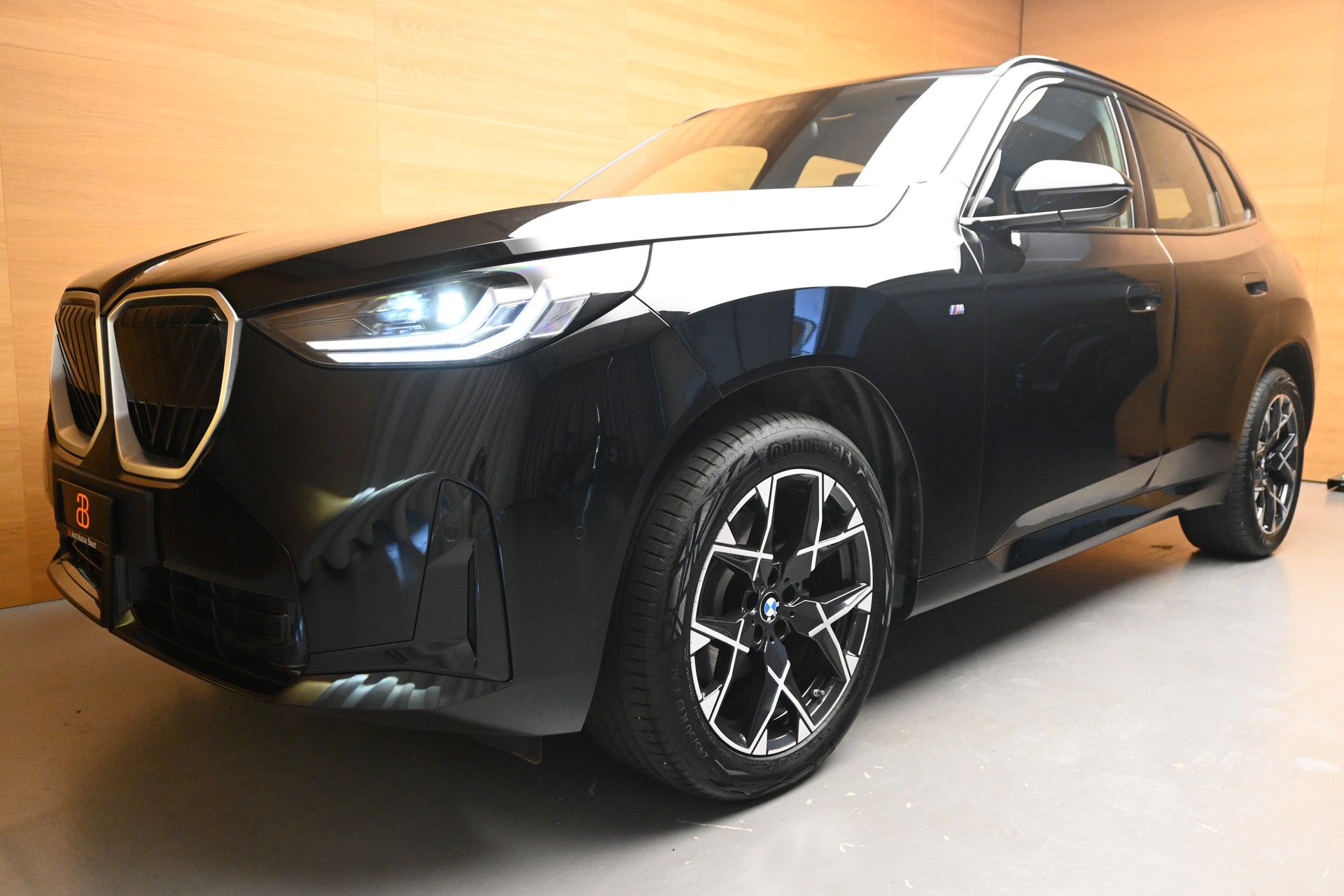 BMW X3 20d xDrive M-Sport-showroom-element-2