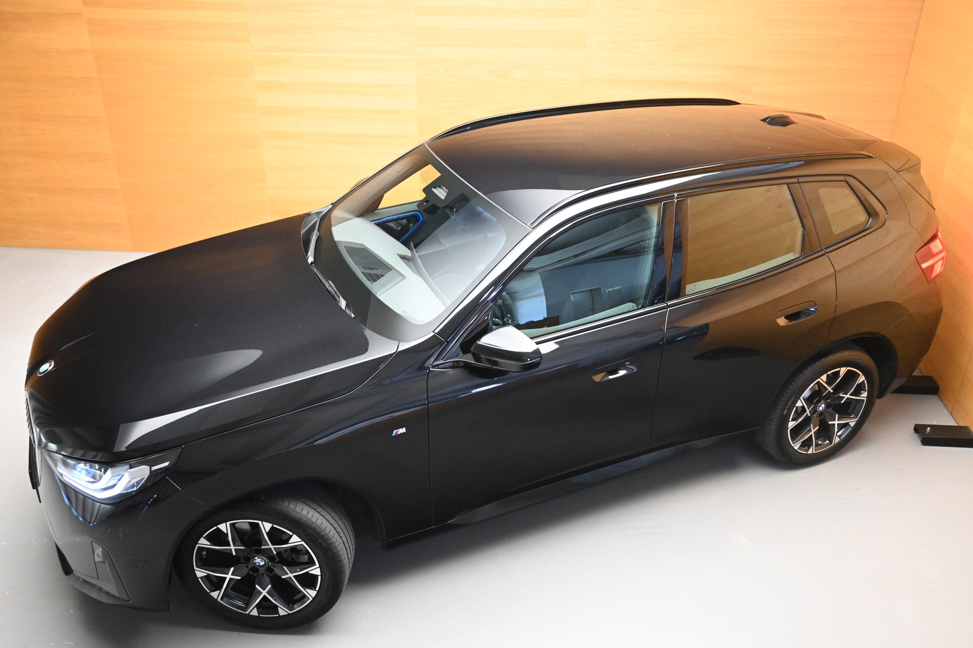 BMW X3 20d xDrive M-Sport-showroom-element-1
