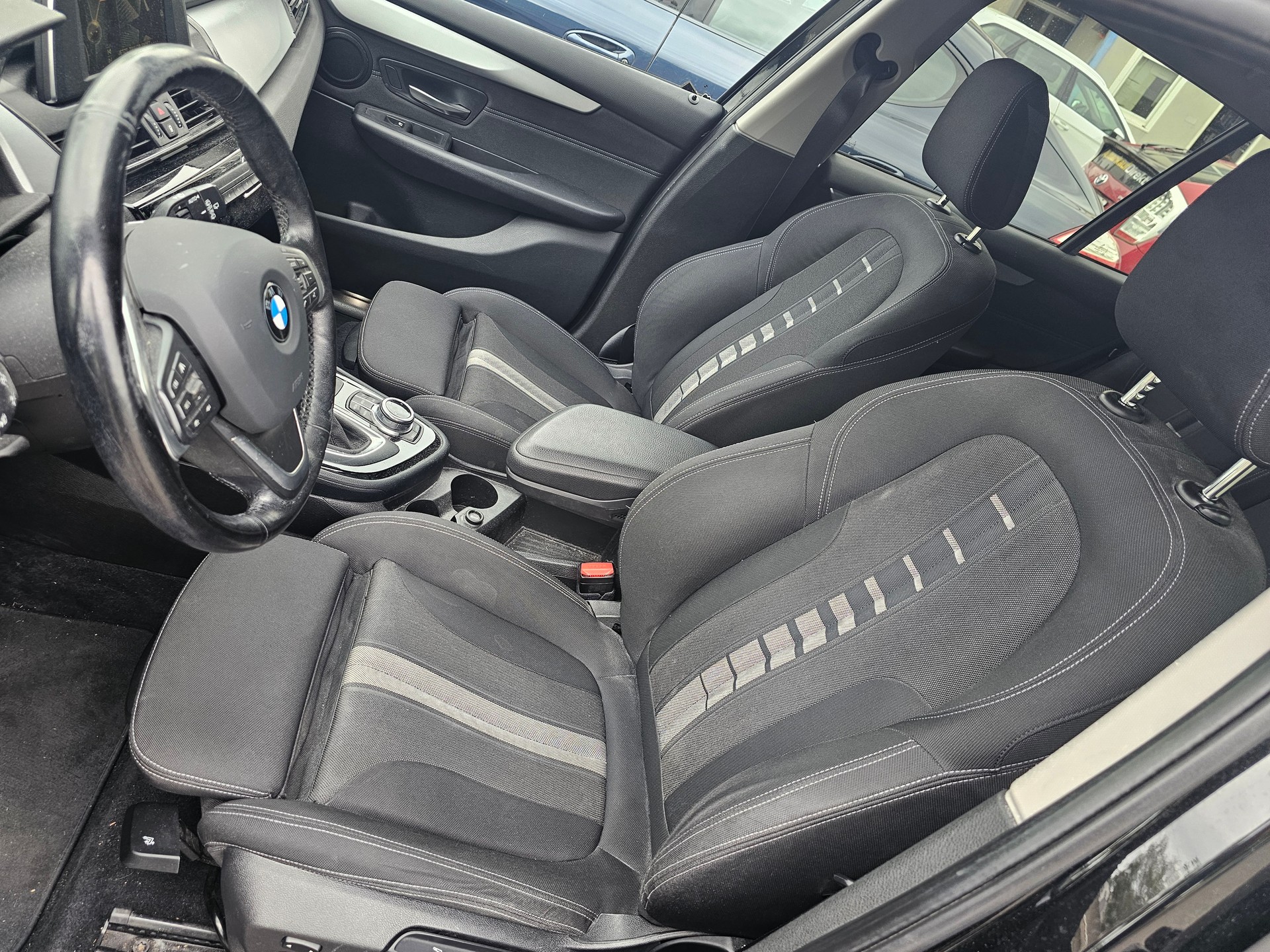 BMW 216d Gran Tourer Luxury Line Steptronic-image-5