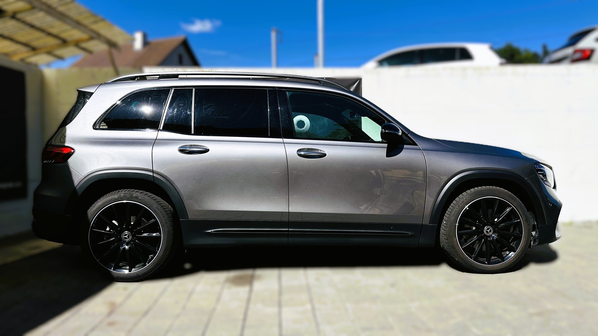 MERCEDES-BENZ GLB 220 d 4Matic AMG Line 8G-Tronic-showroom-element-3
