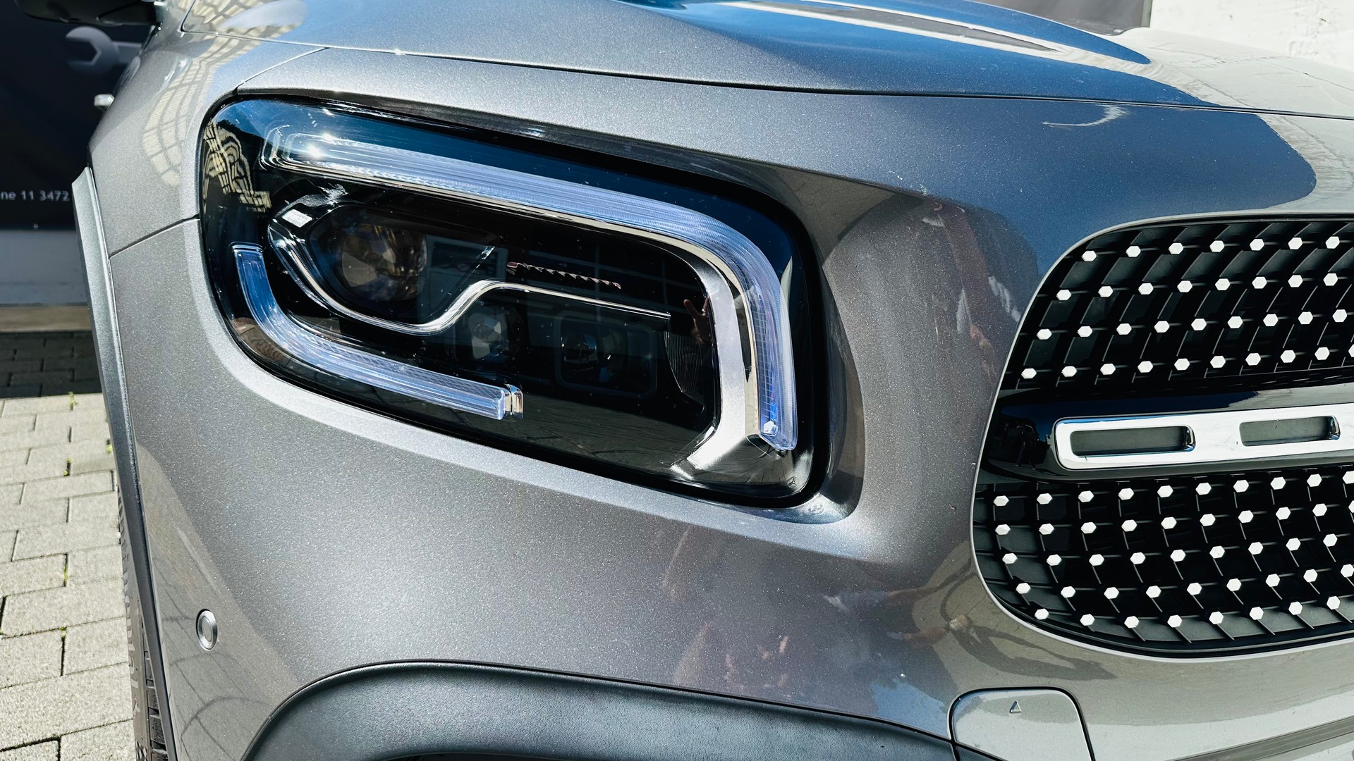 MERCEDES-BENZ GLB 220 d 4Matic AMG Line 8G-Tronic-showroom-element-2