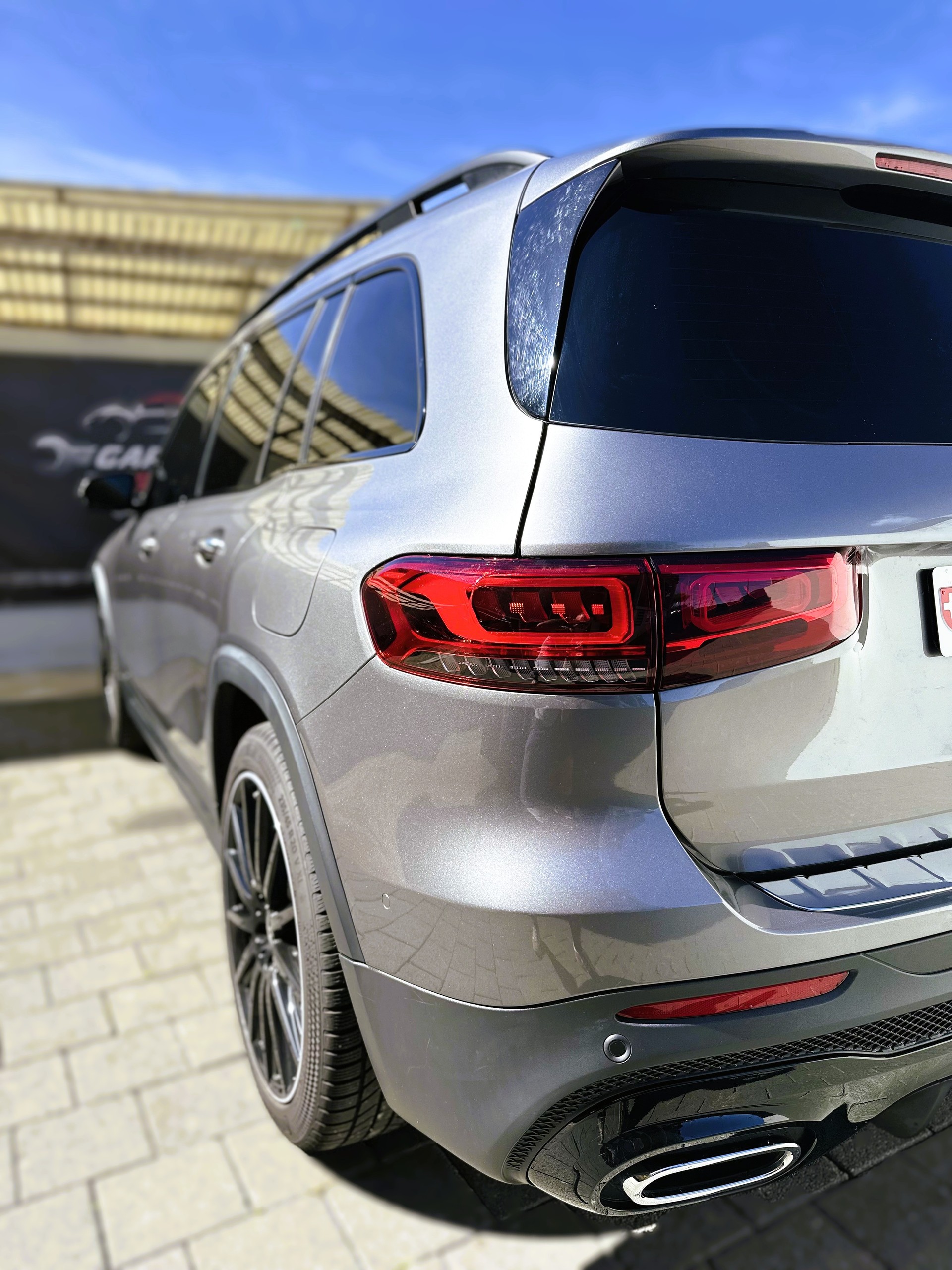 MERCEDES-BENZ GLB 220 d 4Matic AMG Line 8G-Tronic-image-11
