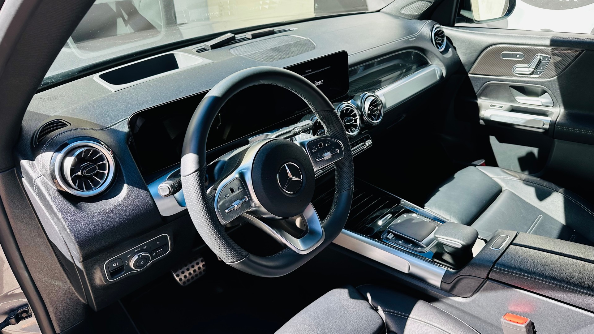 MERCEDES-BENZ GLB 220 d 4Matic AMG Line 8G-Tronic-image-14