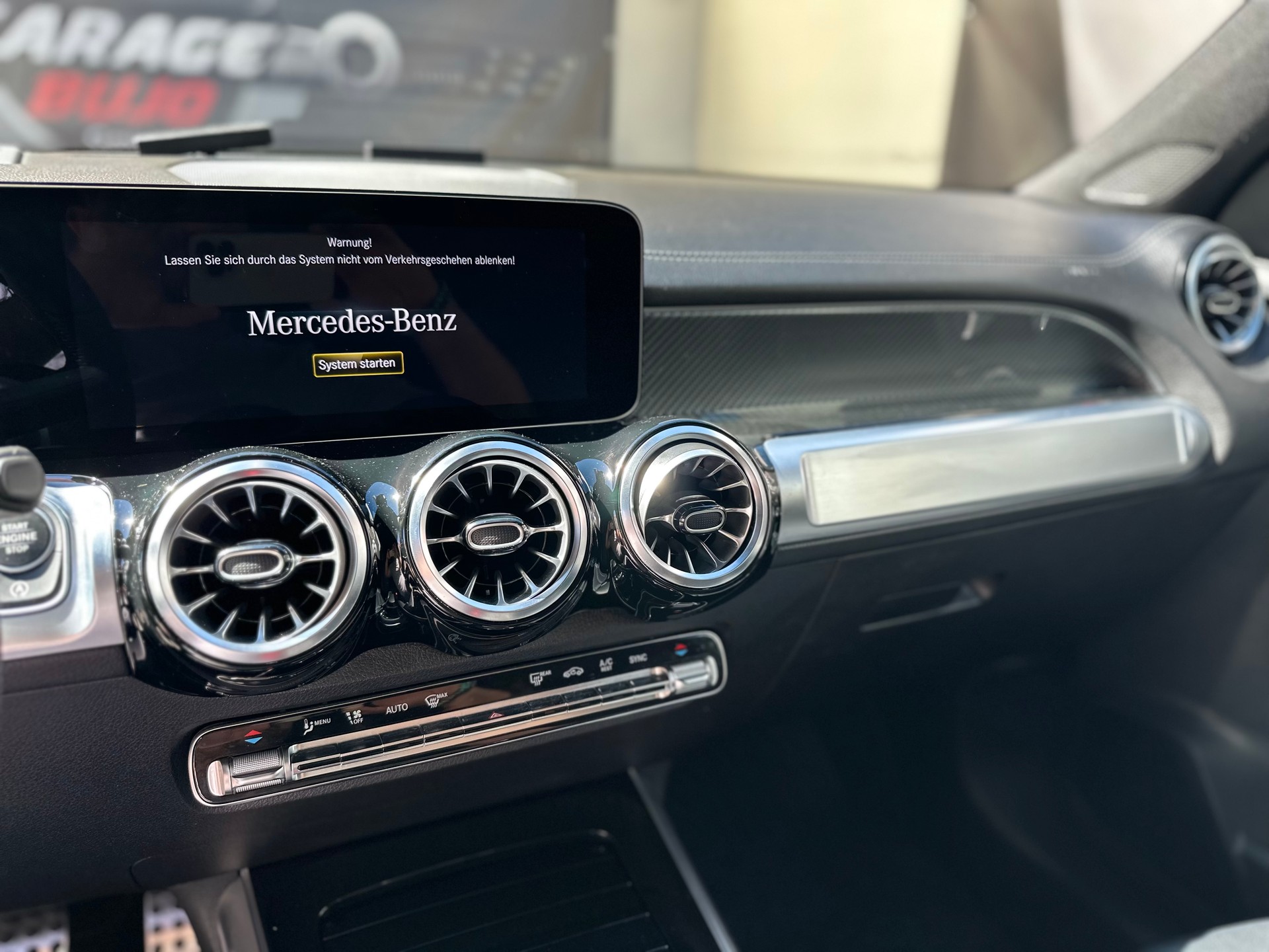 MERCEDES-BENZ GLB 220 d 4Matic AMG Line 8G-Tronic-image-15