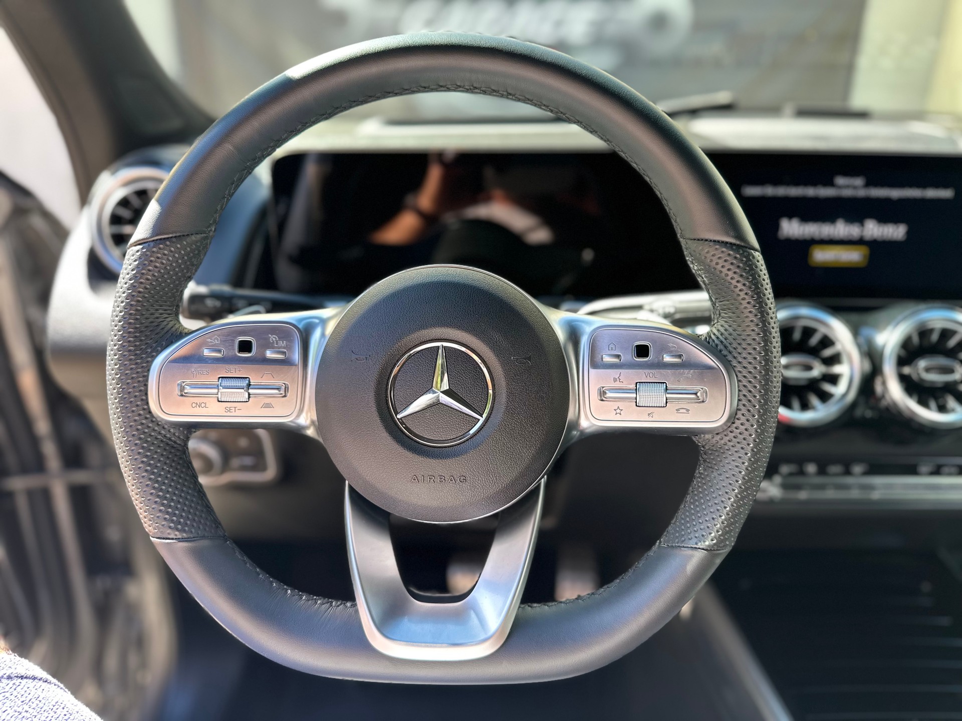 MERCEDES-BENZ GLB 220 d 4Matic AMG Line 8G-Tronic-image-13