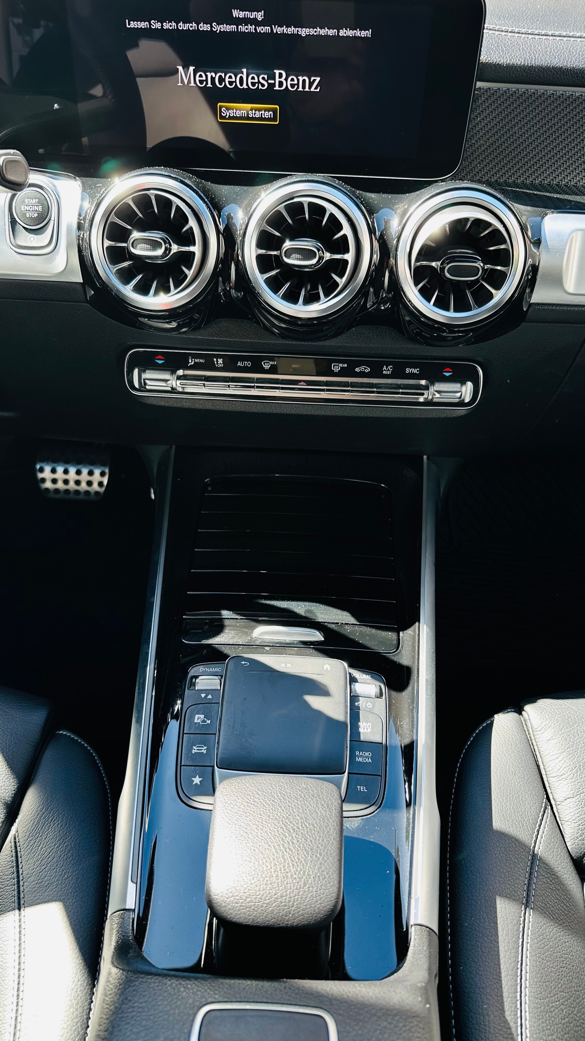 MERCEDES-BENZ GLB 220 d 4Matic AMG Line 8G-Tronic-image-16