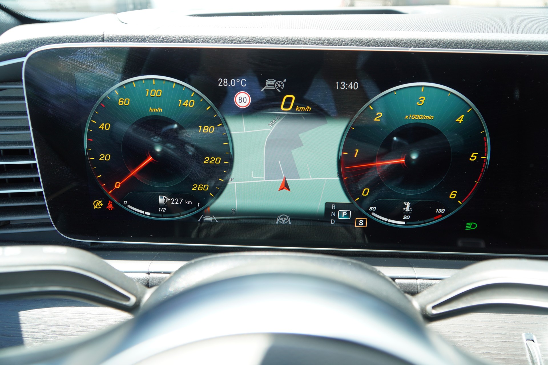 MERCEDES-BENZ GLE 350 d 4Matic AMG Line 9G-Tronic-image-24