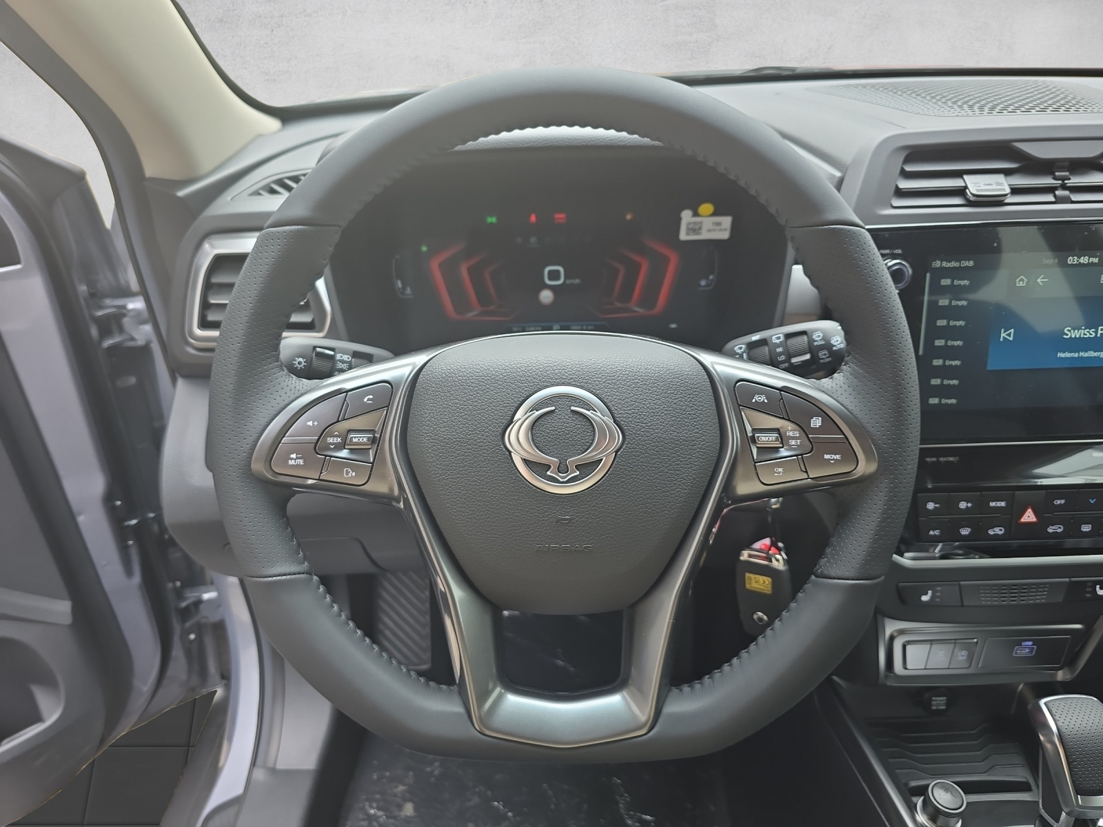 KGM-SsangYong Tivoli 1.5 T GDI Steel 4WD Automat-image-6