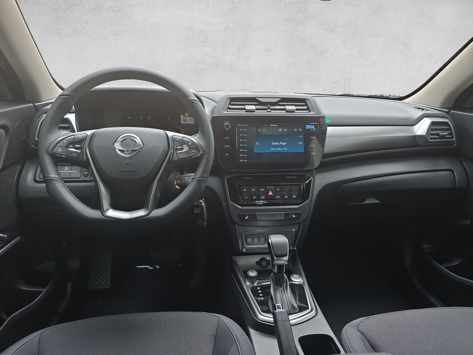 KGM-SsangYong Tivoli 1.5 T GDI Steel 4WD Automat-image-5