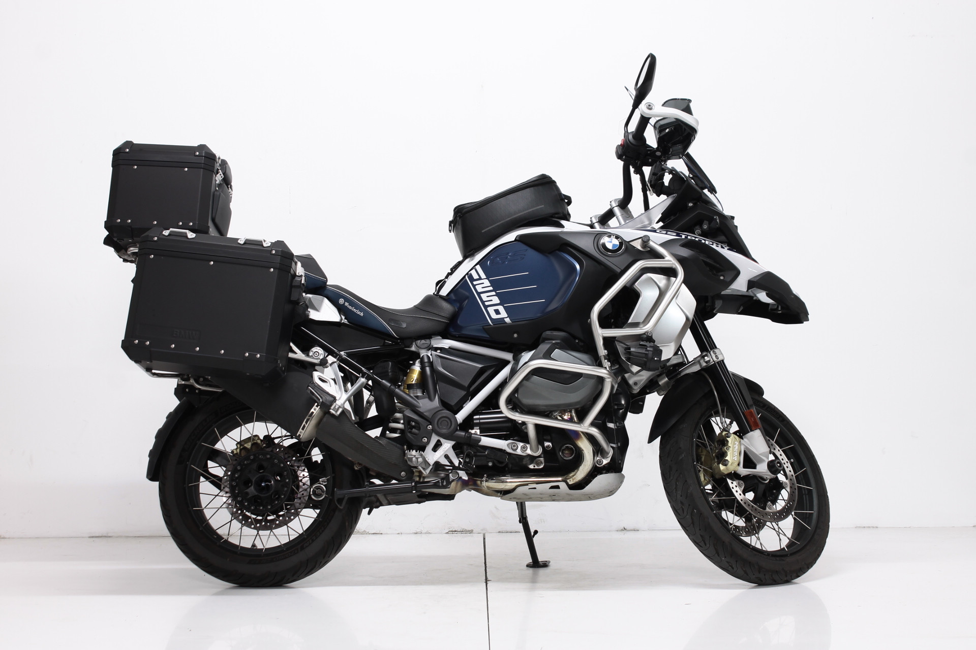 BMW R 1250 GS Adventure Trophy-image-1