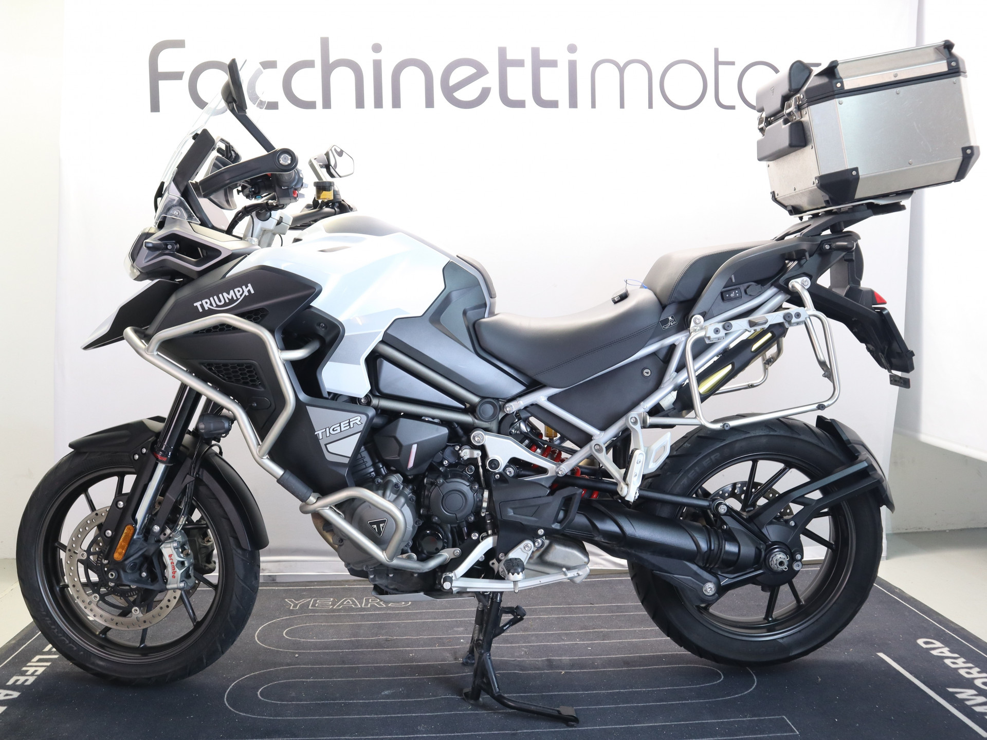 TRIUMPH Tiger 1200 GT Explorer-image-1