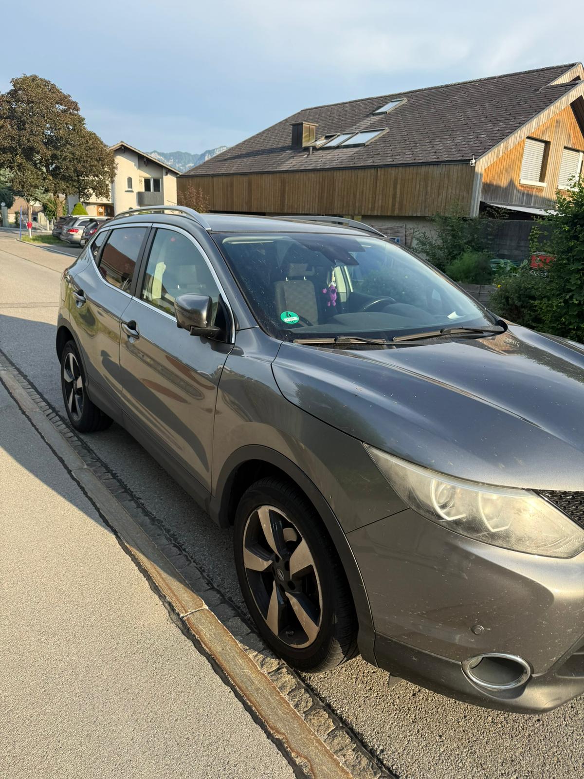 NISSAN QASHQAI-image-2