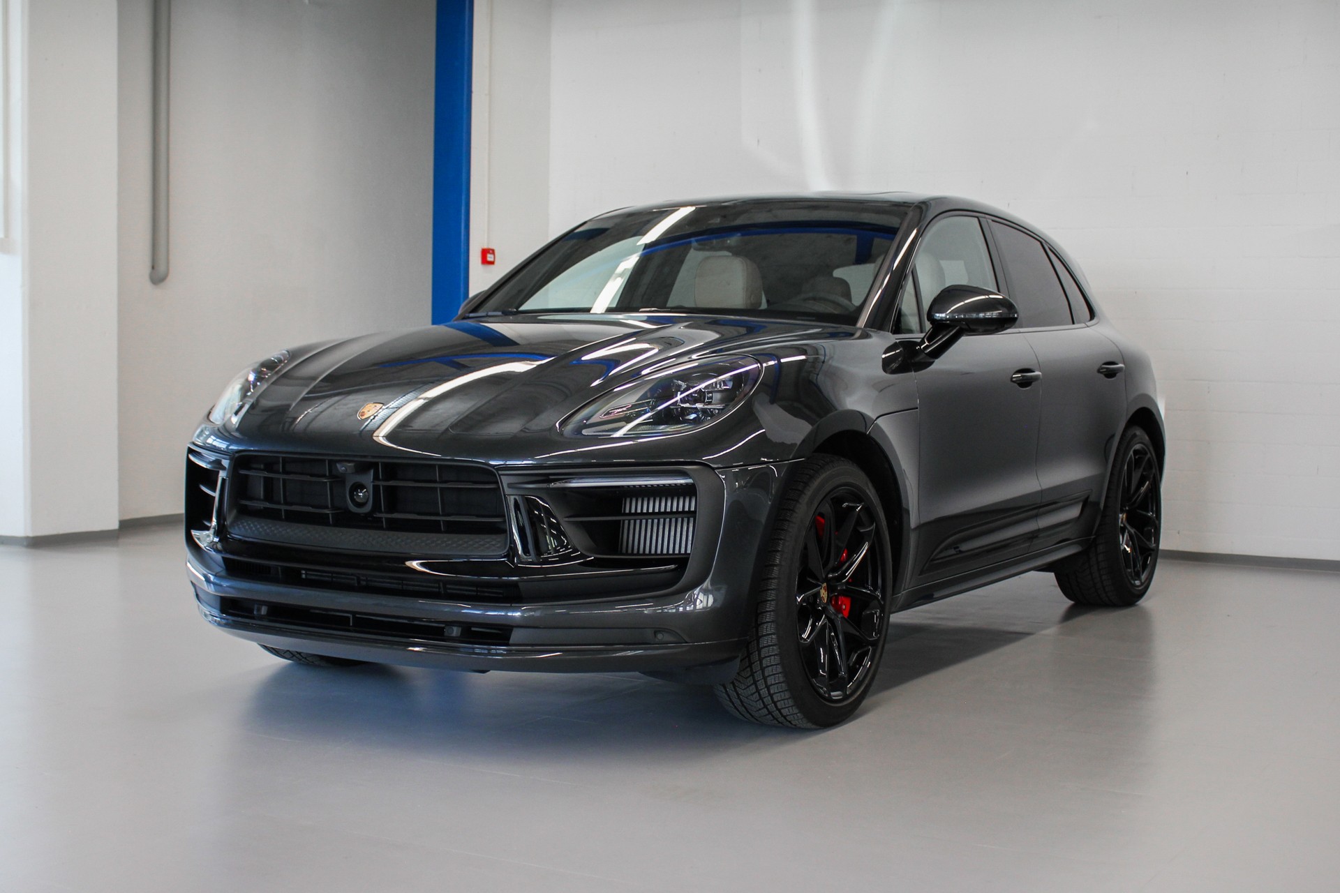 PORSCHE Macan GTS PDK-showroom-element-1