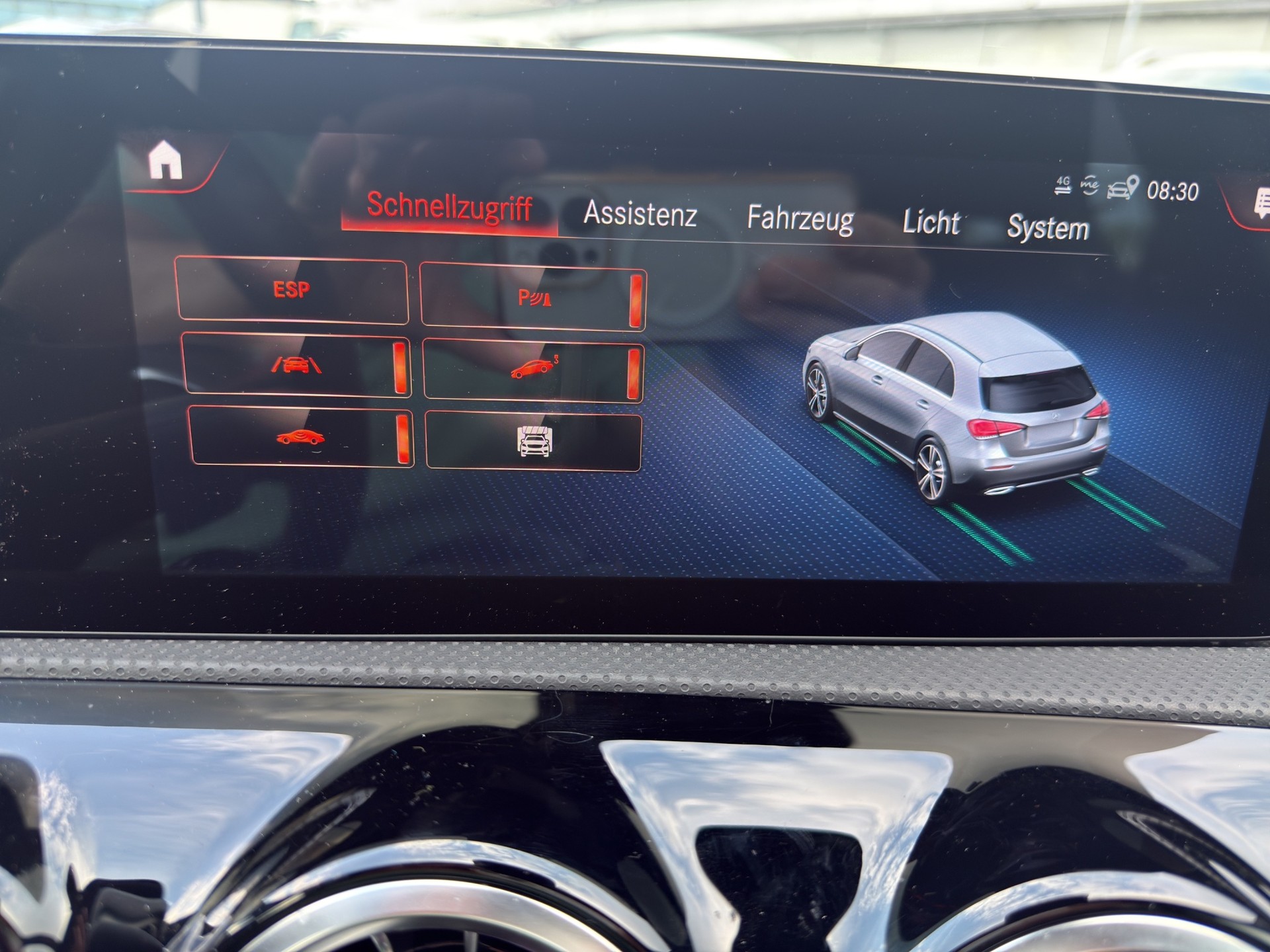 MERCEDES-BENZ A 200 AMG Line-image-12